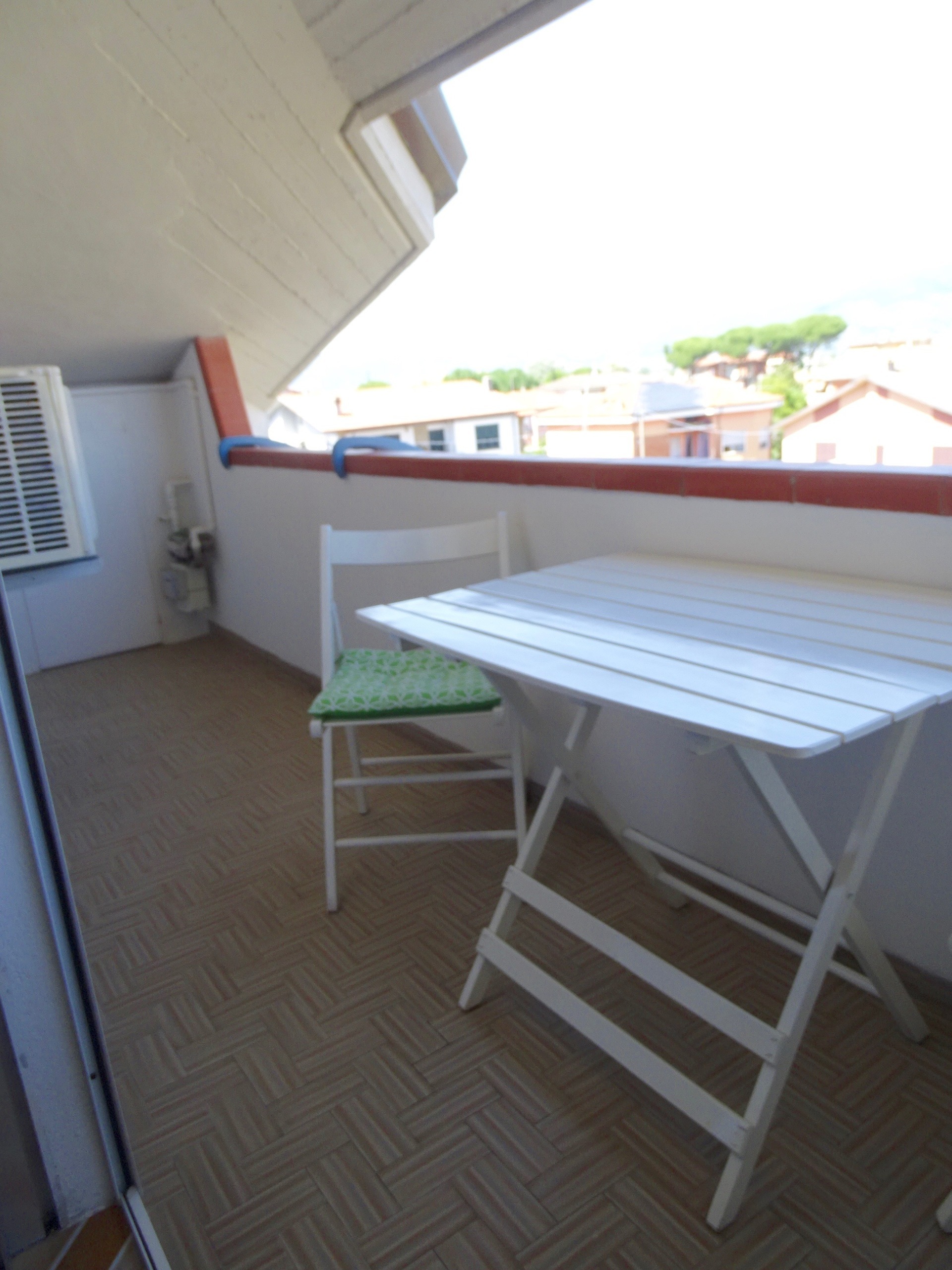 Immagine 2 di Mansarda in vendita  a Ameglia