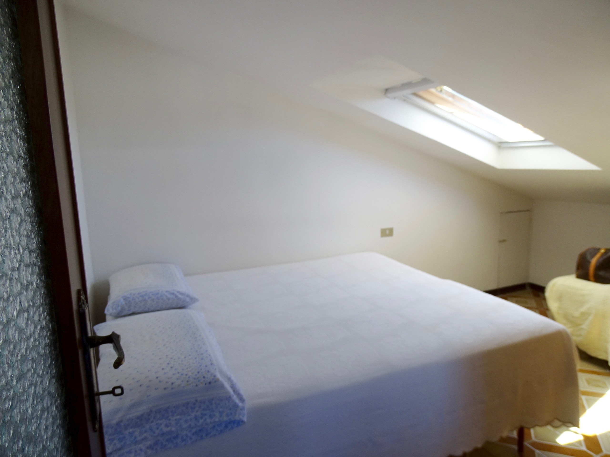 Immagine 9 di Mansarda in vendita  a Ameglia