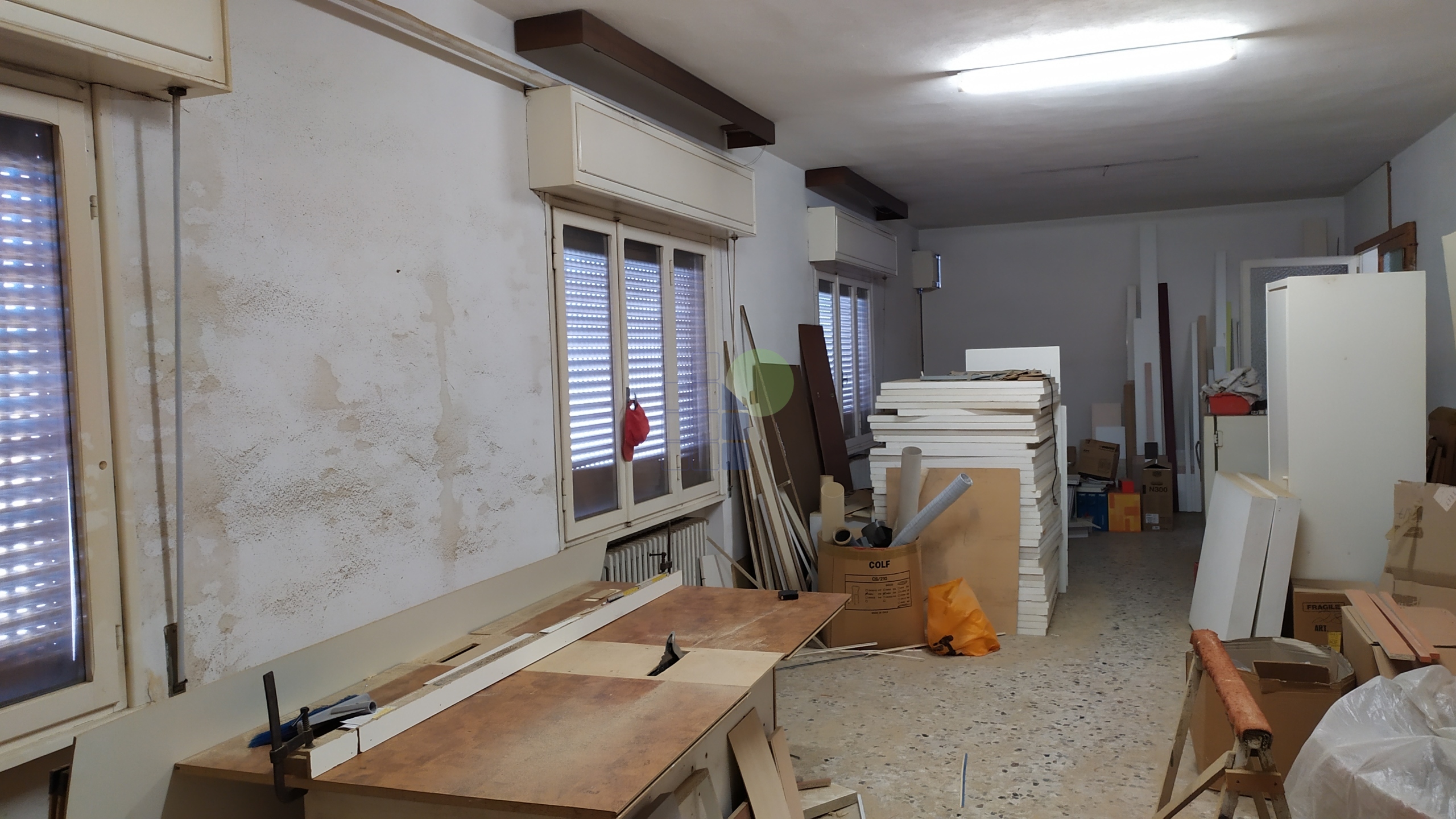 Immagine 10 di Attività artigianale in vendita  in Via Francesco Pera 1 a Livorno