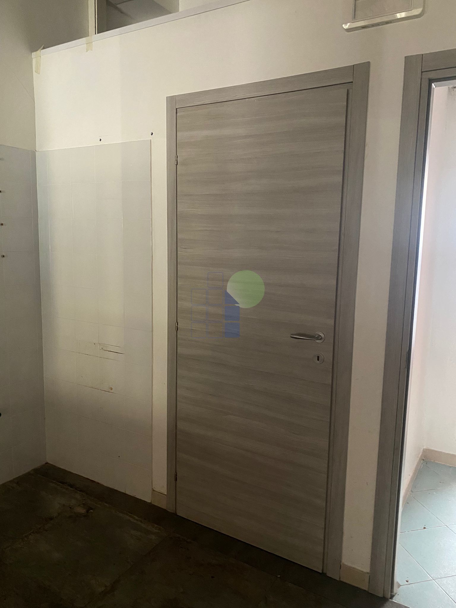 Immagine 10 di Capannone industriale in affitto  in Piazza Damiano Chiesa 14 a Livorno