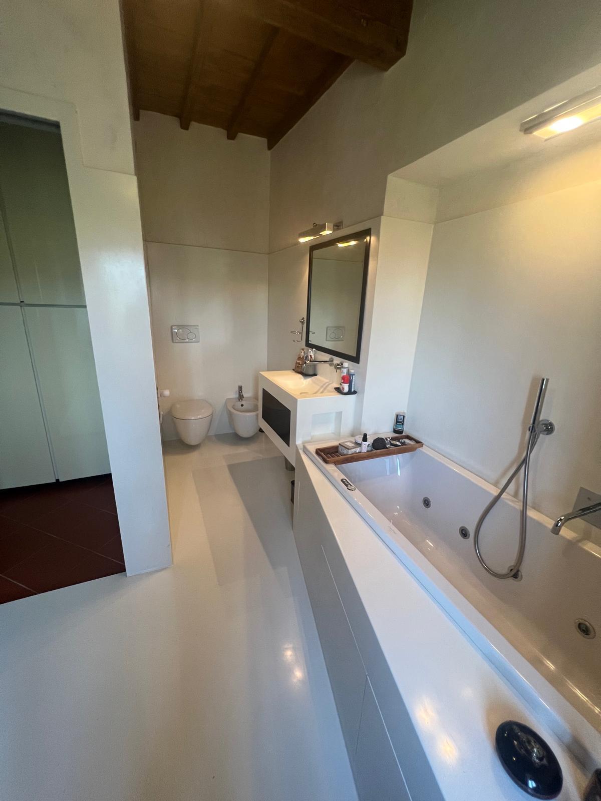 Immagine 62 di Porzione di casa in vendita  in Via di Vingone a Scandicci