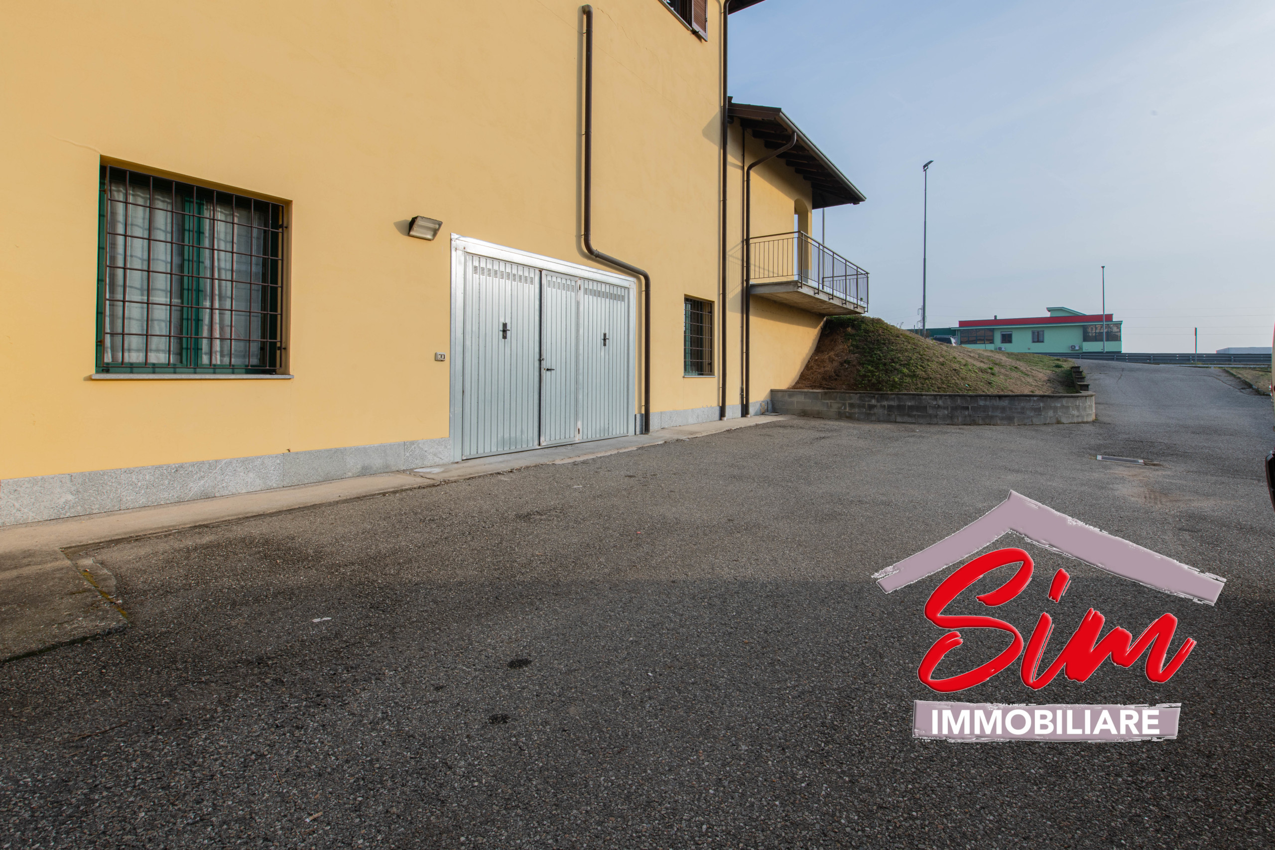 Immagine 13 di Locale commerciale in vendita  in Via Vecchia Circonvallazione sn a Oleggio