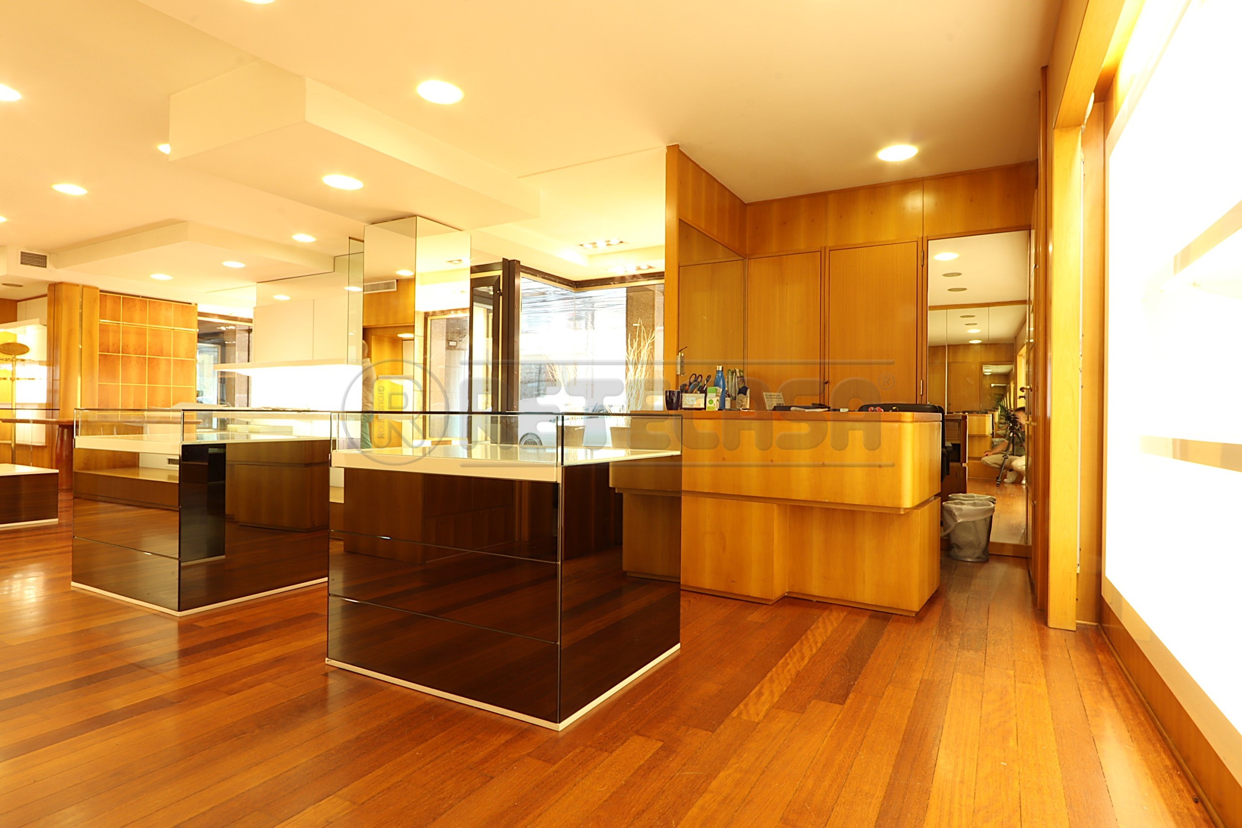 Immagine 6 di Locale commerciale in affitto  a Camisano Vicentino