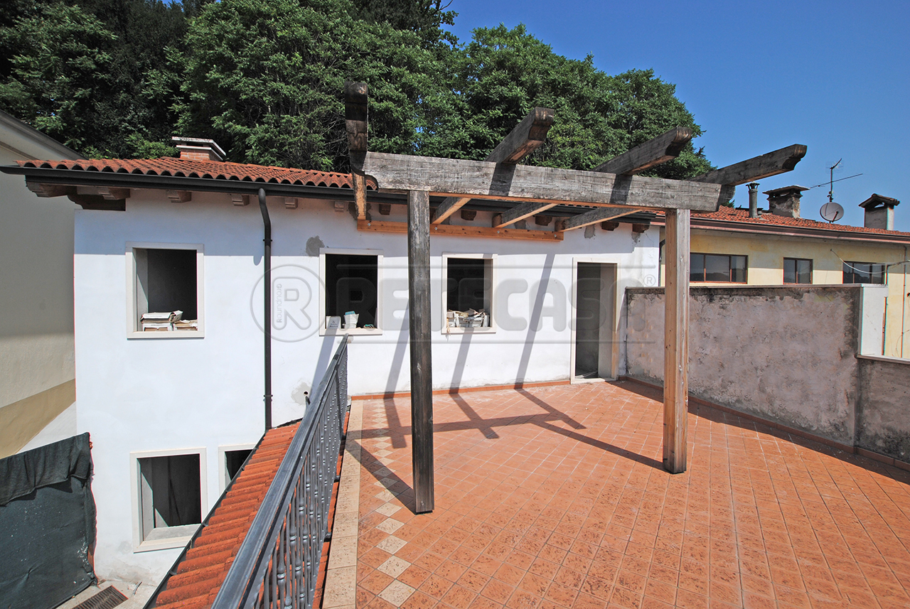 Immagine 5 di Casa indipendente in vendita  in Via C. Battisti 9 a Trissino