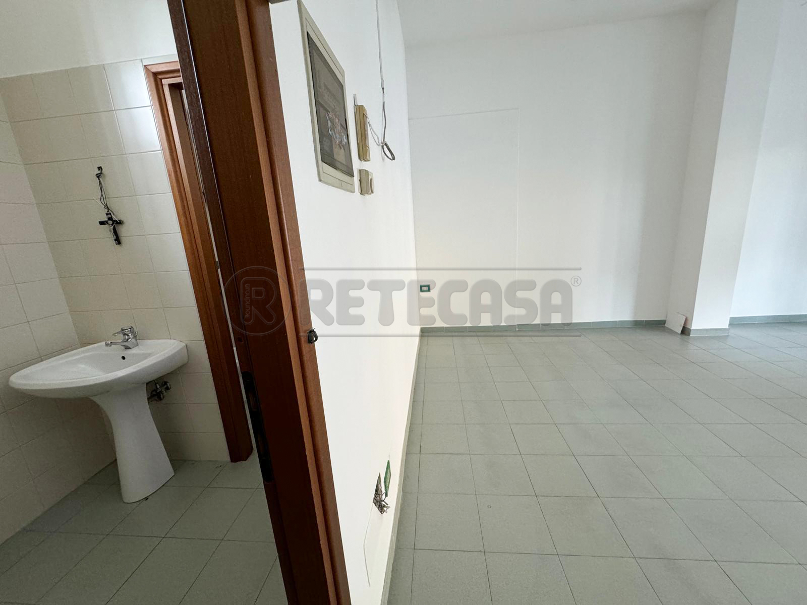 Immagine 18 di Locale commerciale in vendita  in Via Monte Lungo a Arcugnano