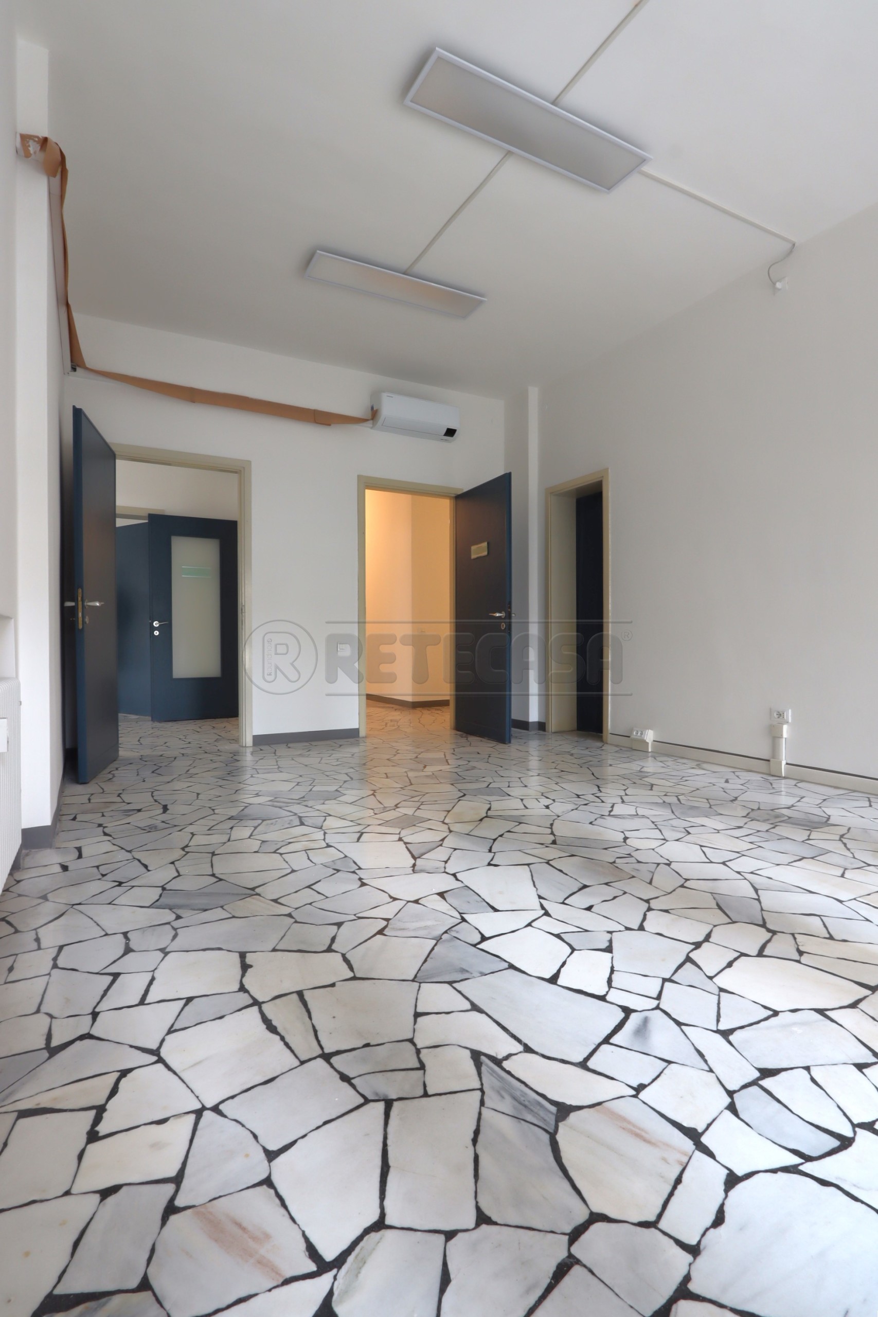 Immagine 34 di Ufficio in affitto  in Viale Milano 56 a Vicenza