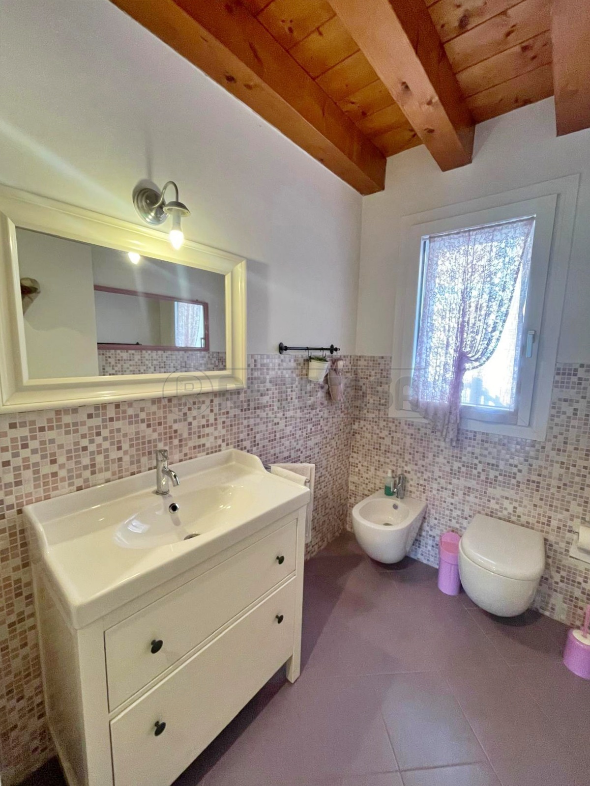 Immagine 9 di Casa indipendente in vendita  a Arzignano