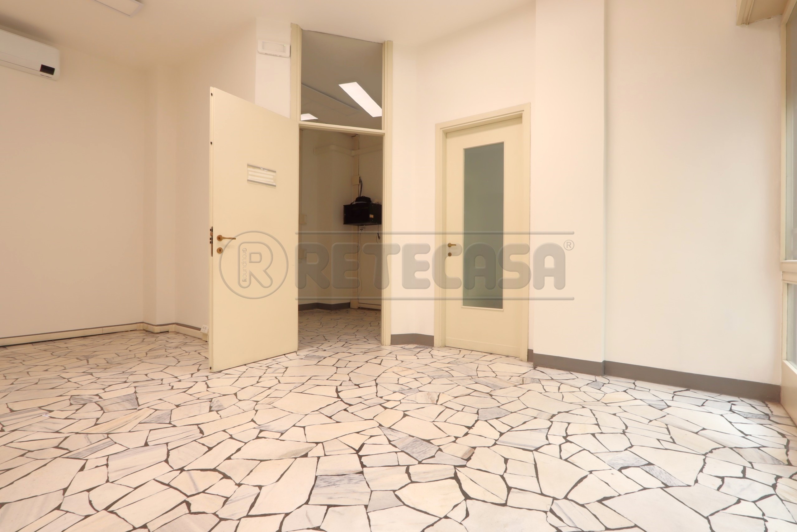 Immagine 9 di Ufficio in affitto  in Viale Milano 56 a Vicenza