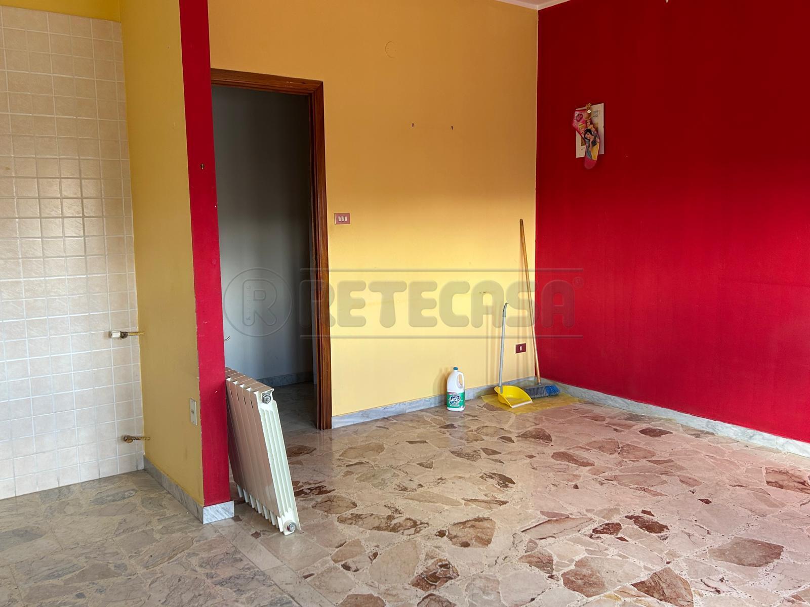 Immagine 9 di Trilocale in vendita  in via Salvati 74 a Caltanissetta