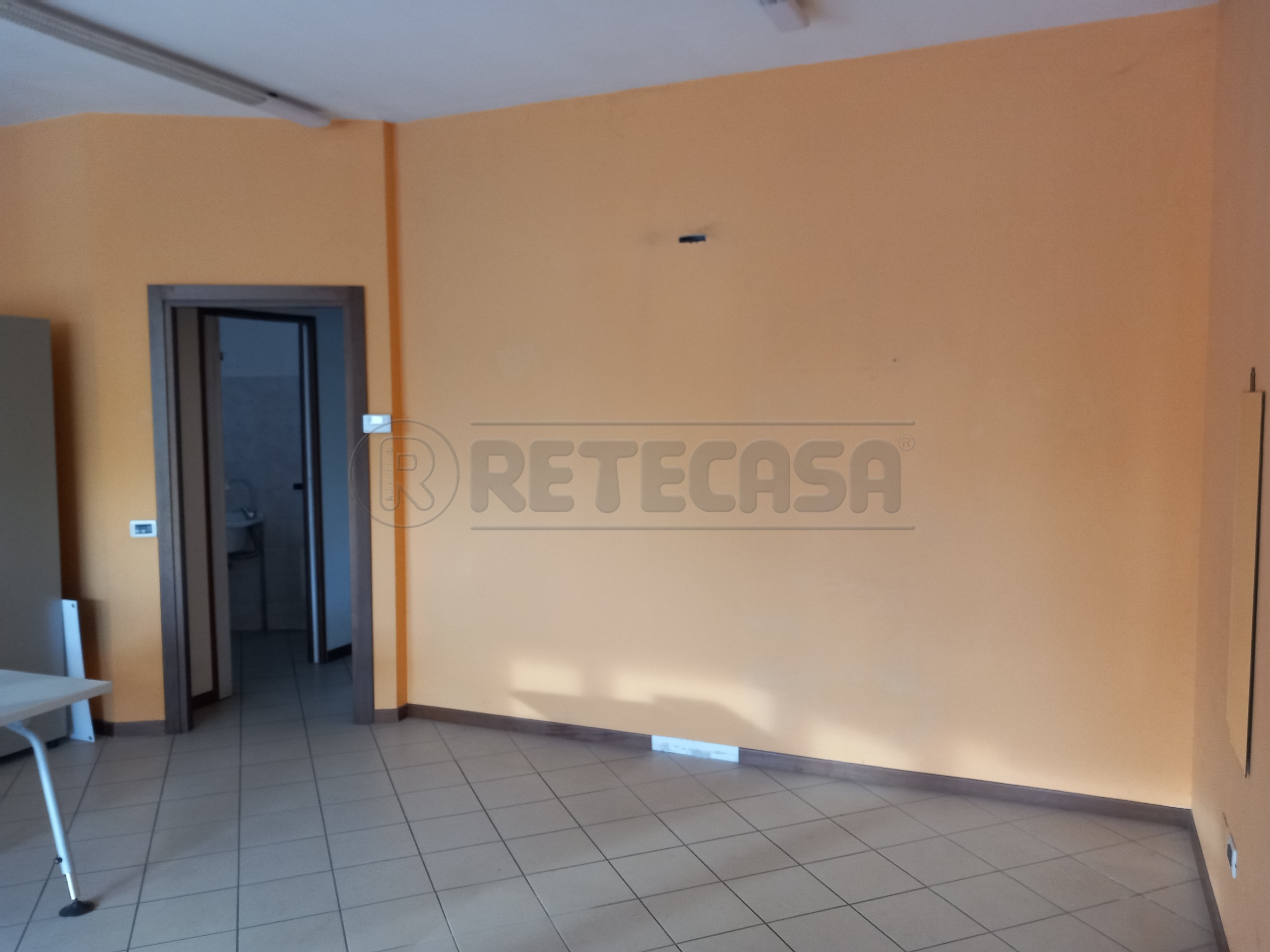 Immagine 5 di Locale commerciale in affitto  in Via A. Bembo 48 a Nanto