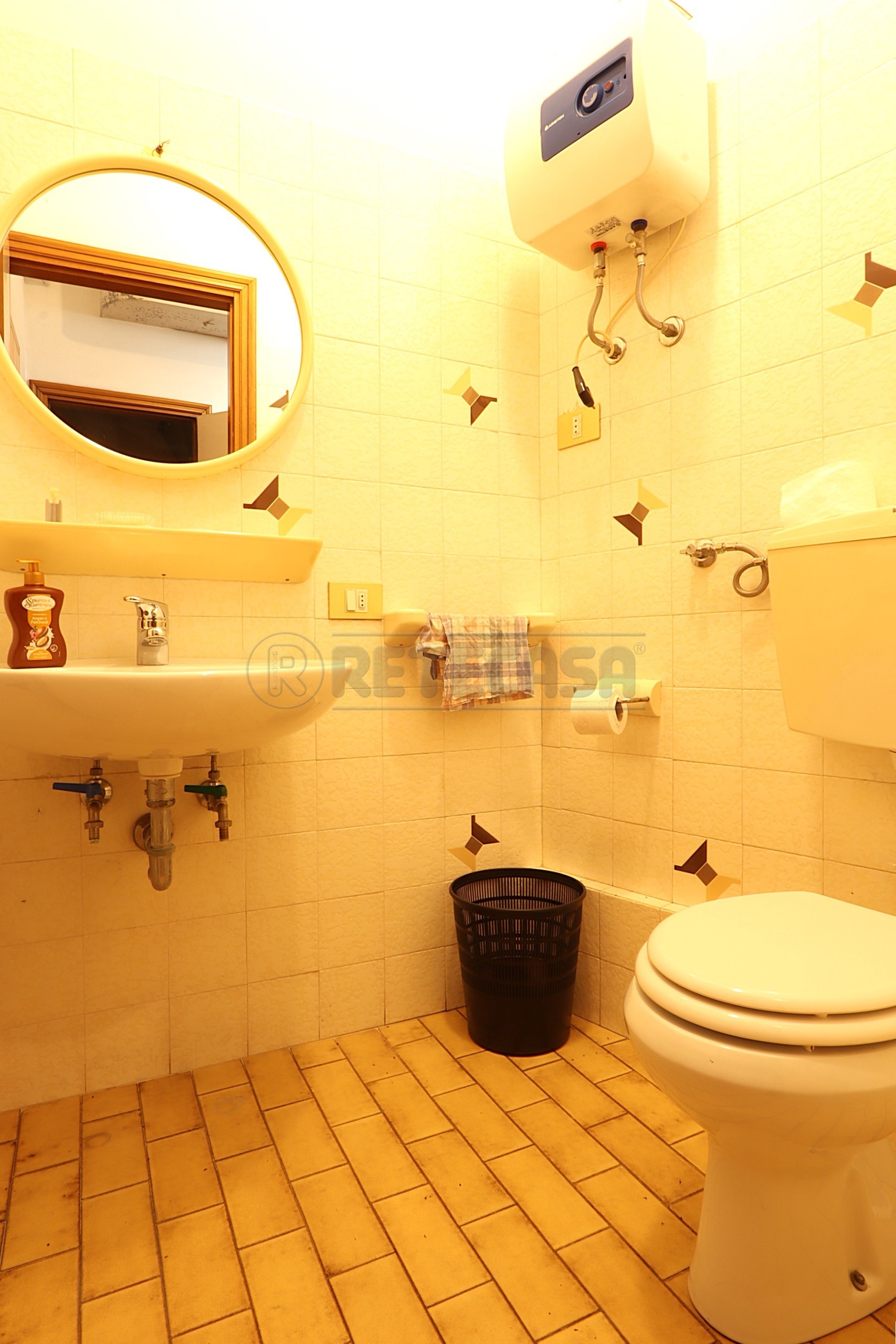 Immagine 8 di Locale commerciale in affitto  a Camisano Vicentino