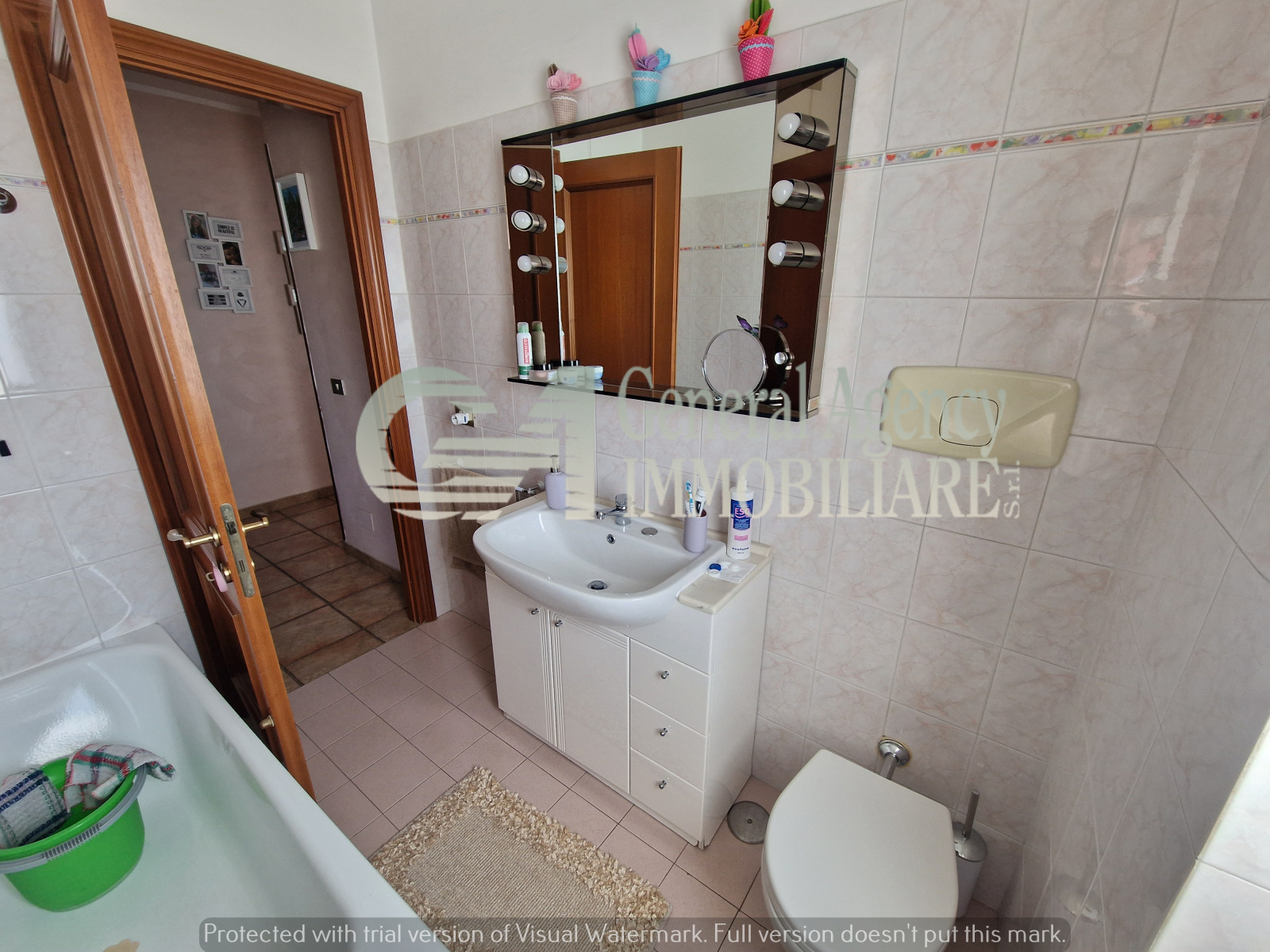 Immagine 14 di Quadrilocale in vendita  in Via di Boccea a Roma