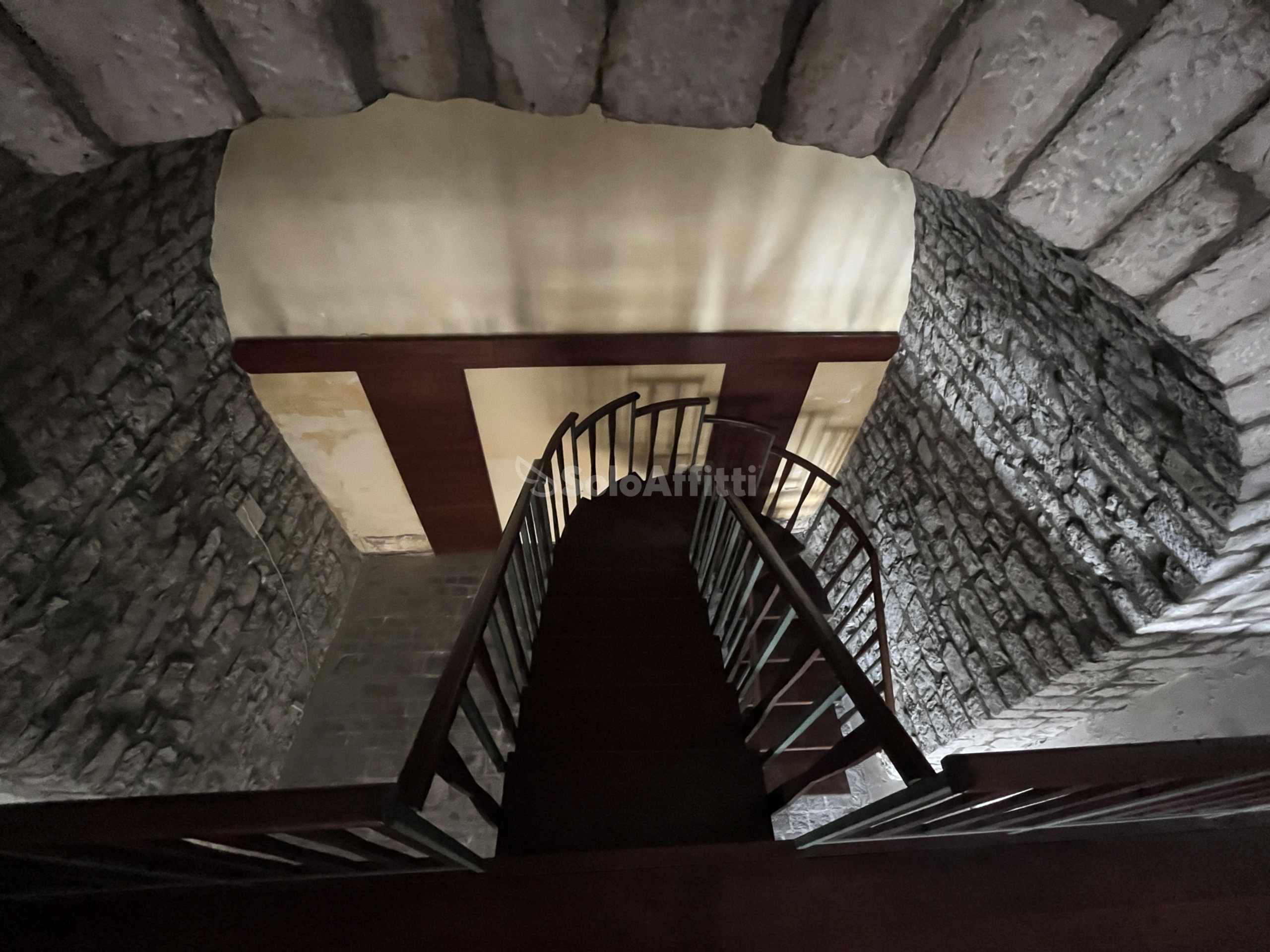 Immagine 16 di Locale commerciale in affitto  in Via Nicola Vaccaro a Potenza