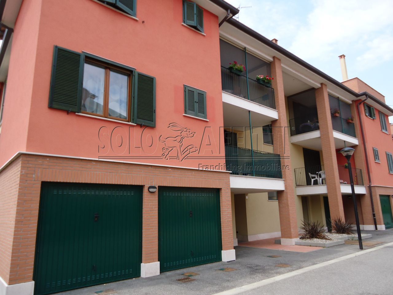 Immagine 15 di Trilocale in affitto  in Via Emioli Segrè 4 a Certosa Di Pavia