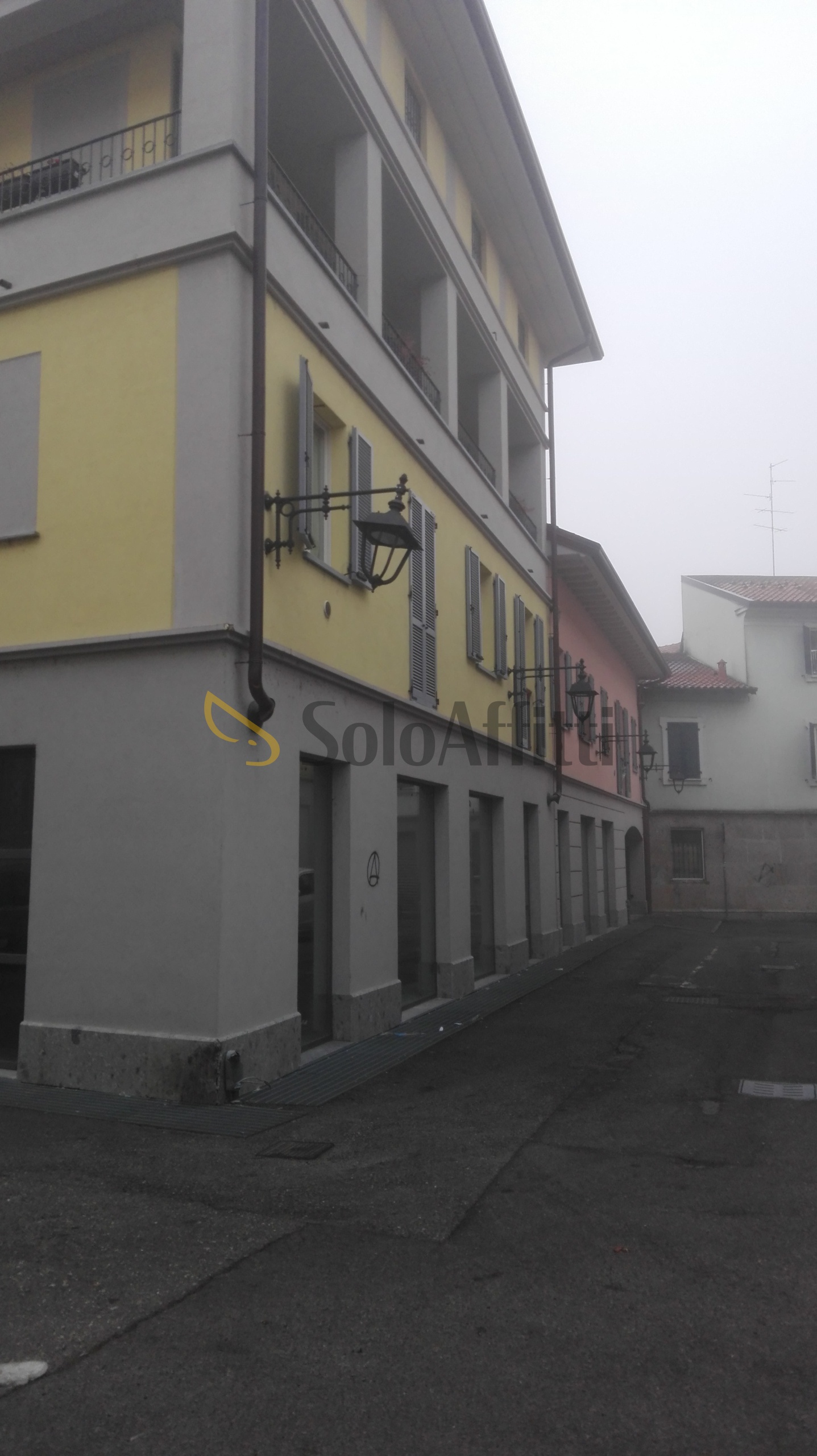 Immagine 15 di Locale commerciale in affitto  in Giuditta Pasta 16 a Saronno