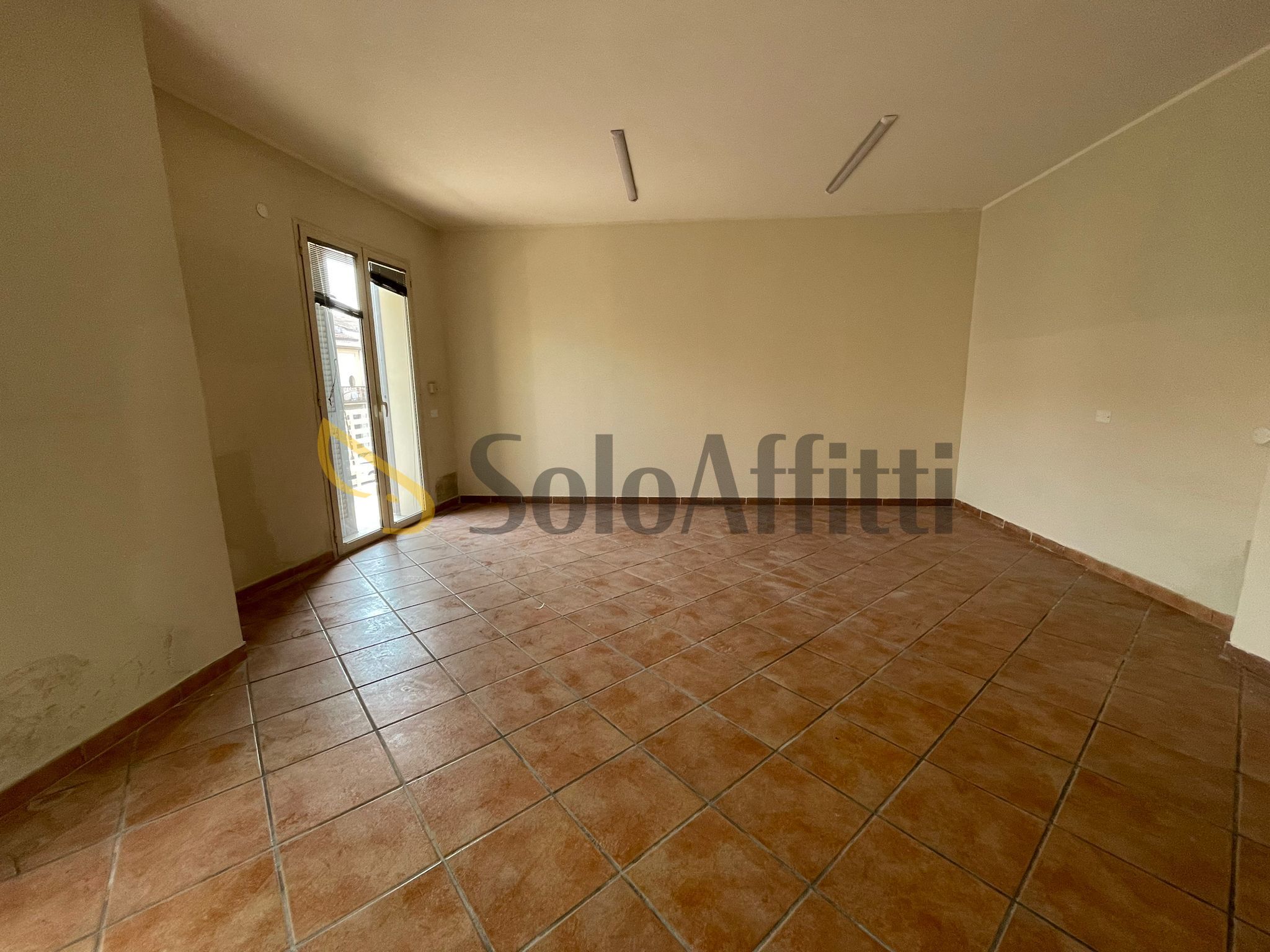 Immagine 13 di Ufficio in affitto  in Via Nazionale Appia 177 a Casapulla