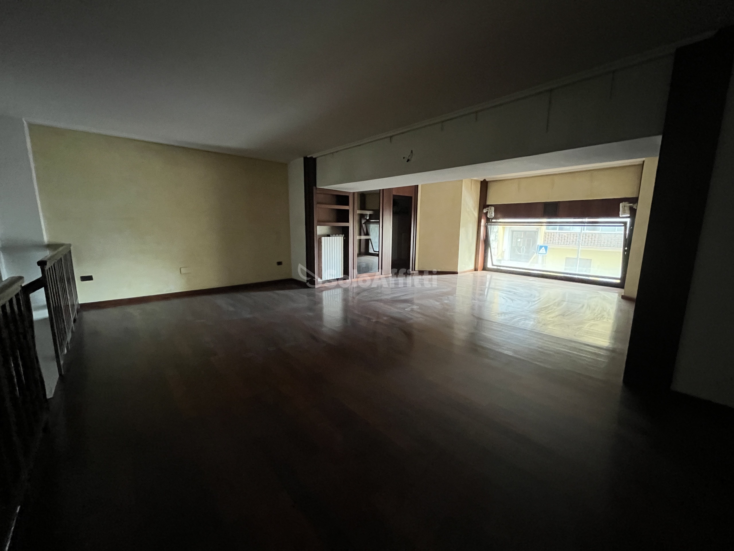 Immagine 10 di Locale commerciale in affitto  in Via Nicola Vaccaro a Potenza