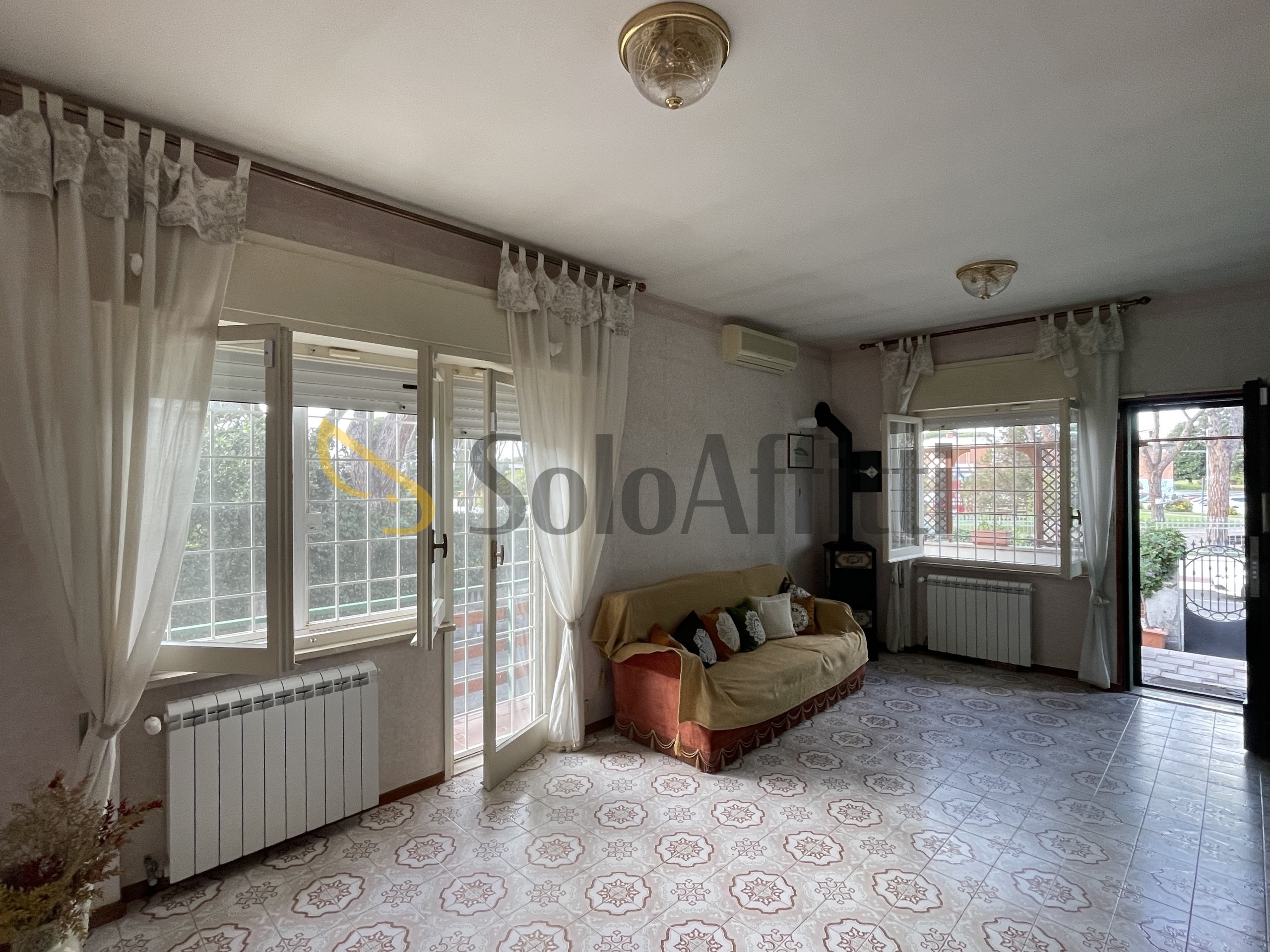 Immagine 15 di Villa in affitto  in Via di Valle Schioia a Anzio