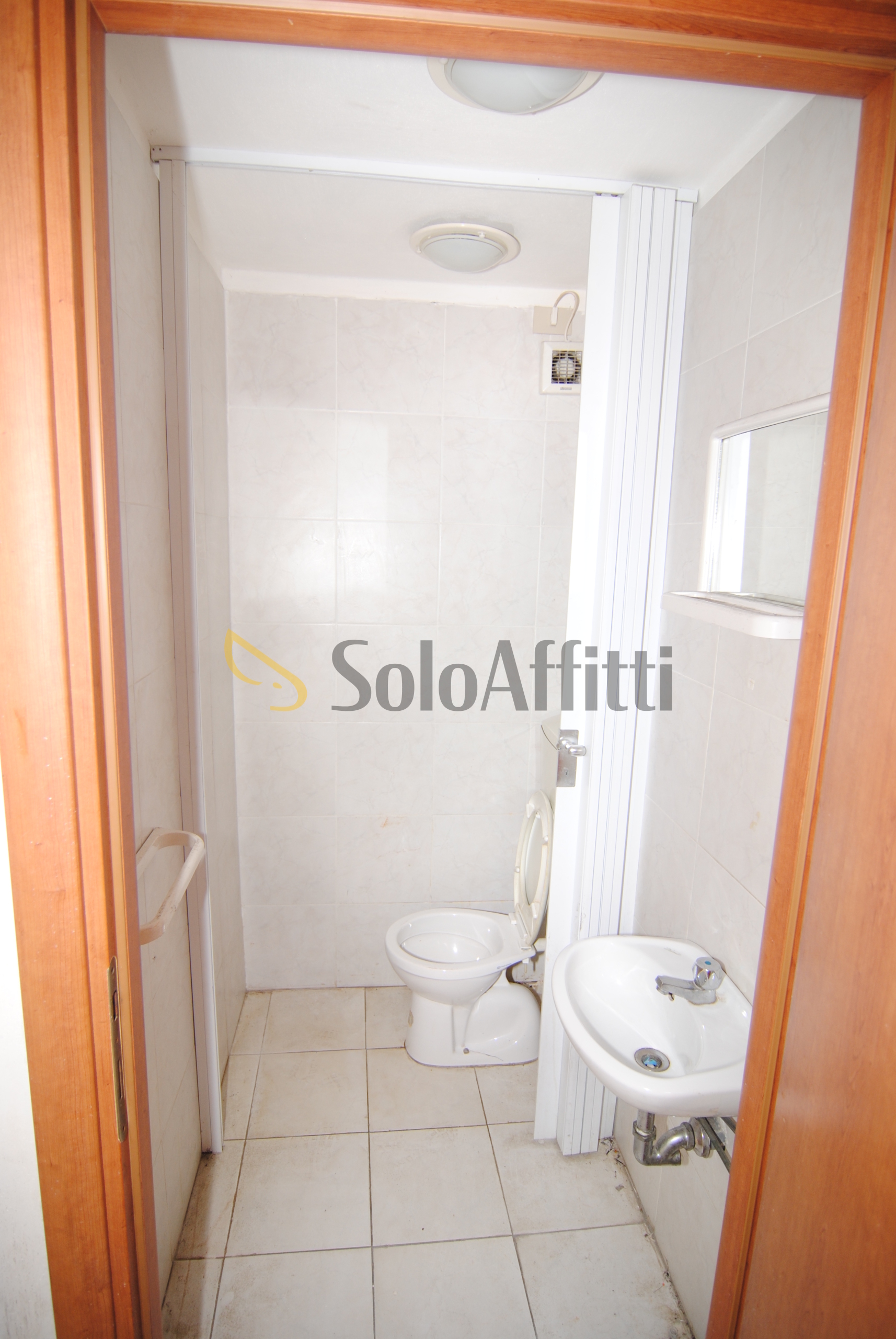 Immagine 6 di Locale commerciale in affitto  a Livorno