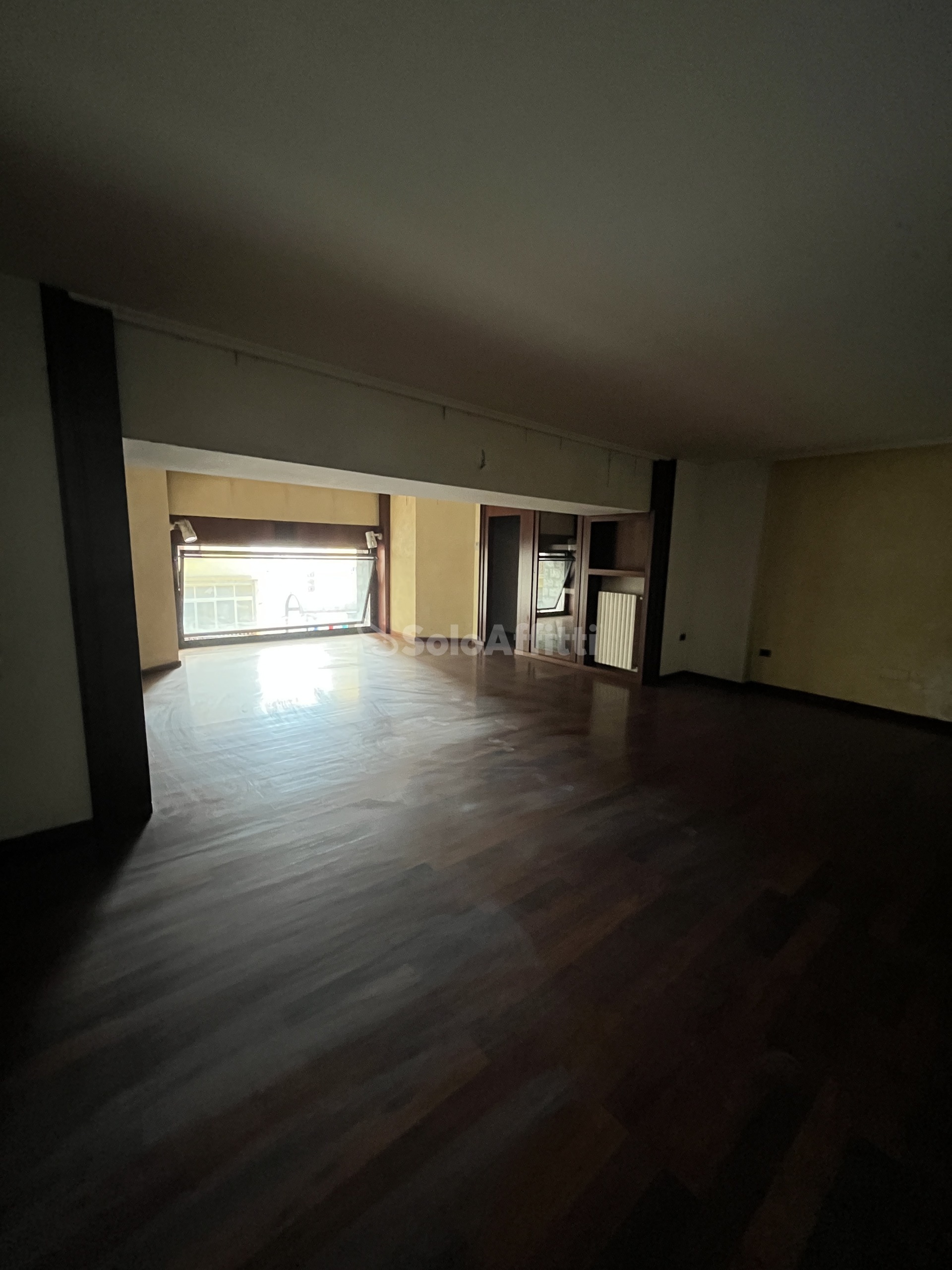 Immagine 8 di Locale commerciale in affitto  in Via Nicola Vaccaro a Potenza