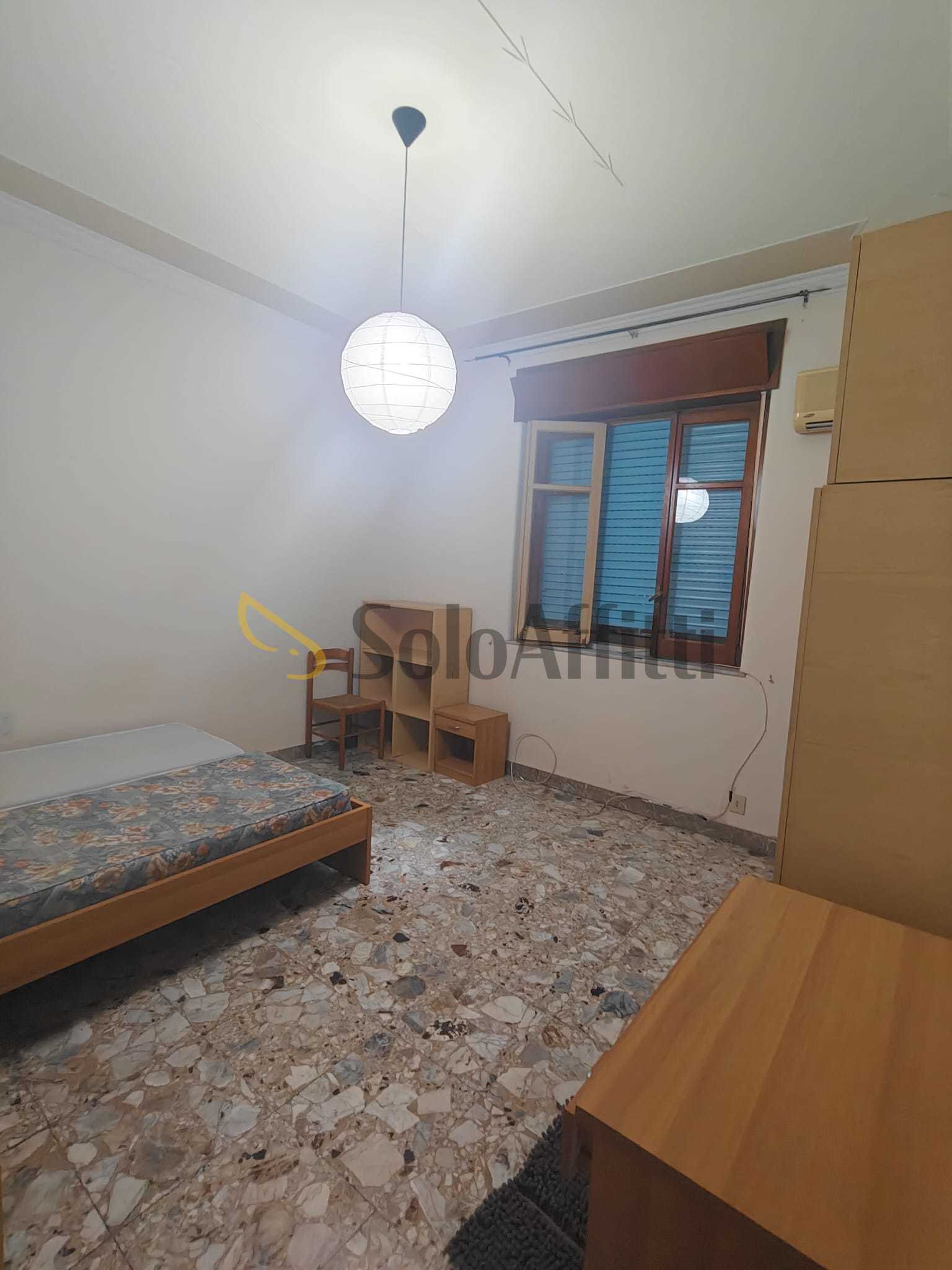 Immagine 1 di Stanza singola in affitto  a Catania