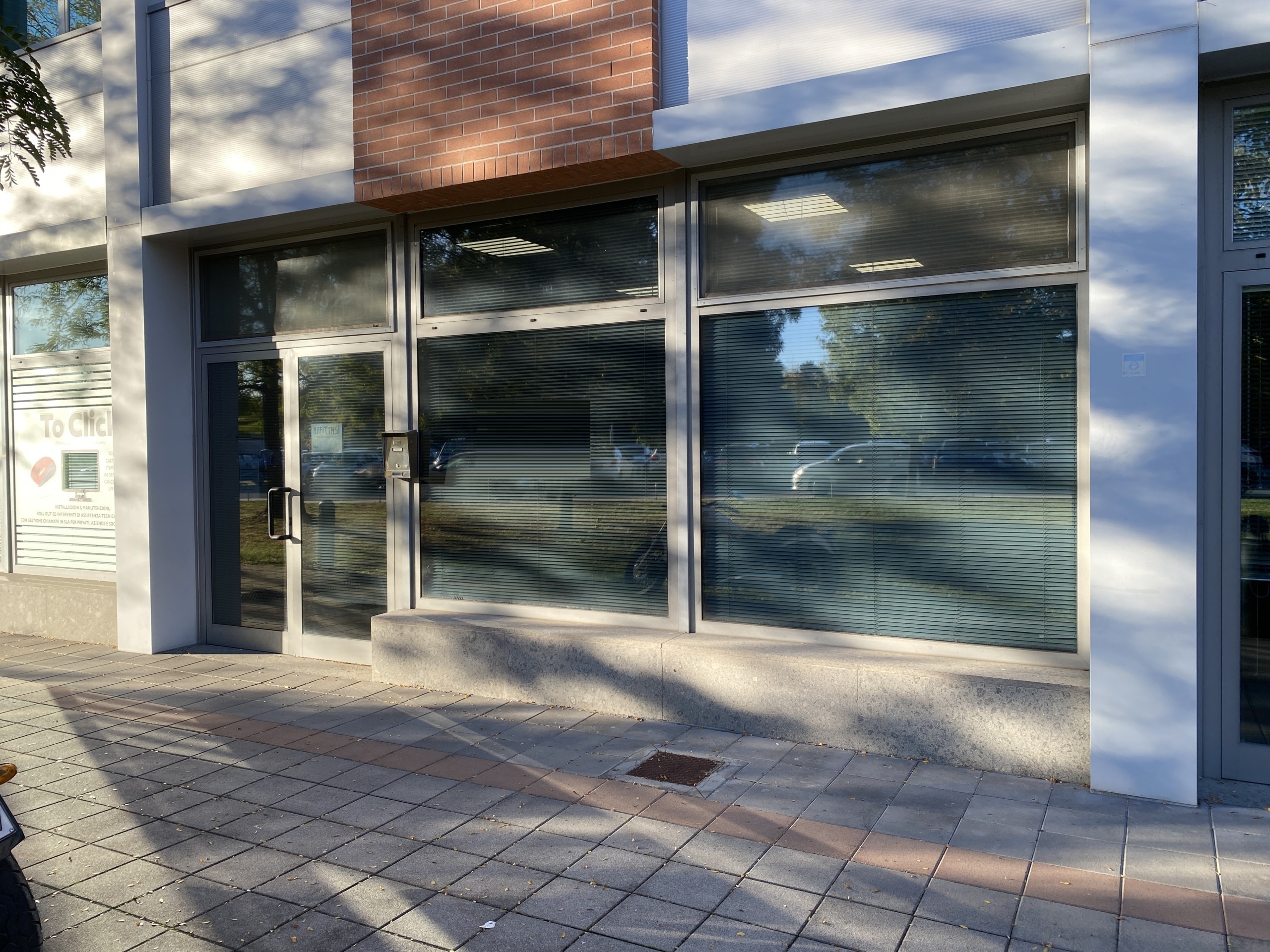 Immagine 3 di Locale commerciale in affitto  in Strada Giardinetto 6 a Collecchio