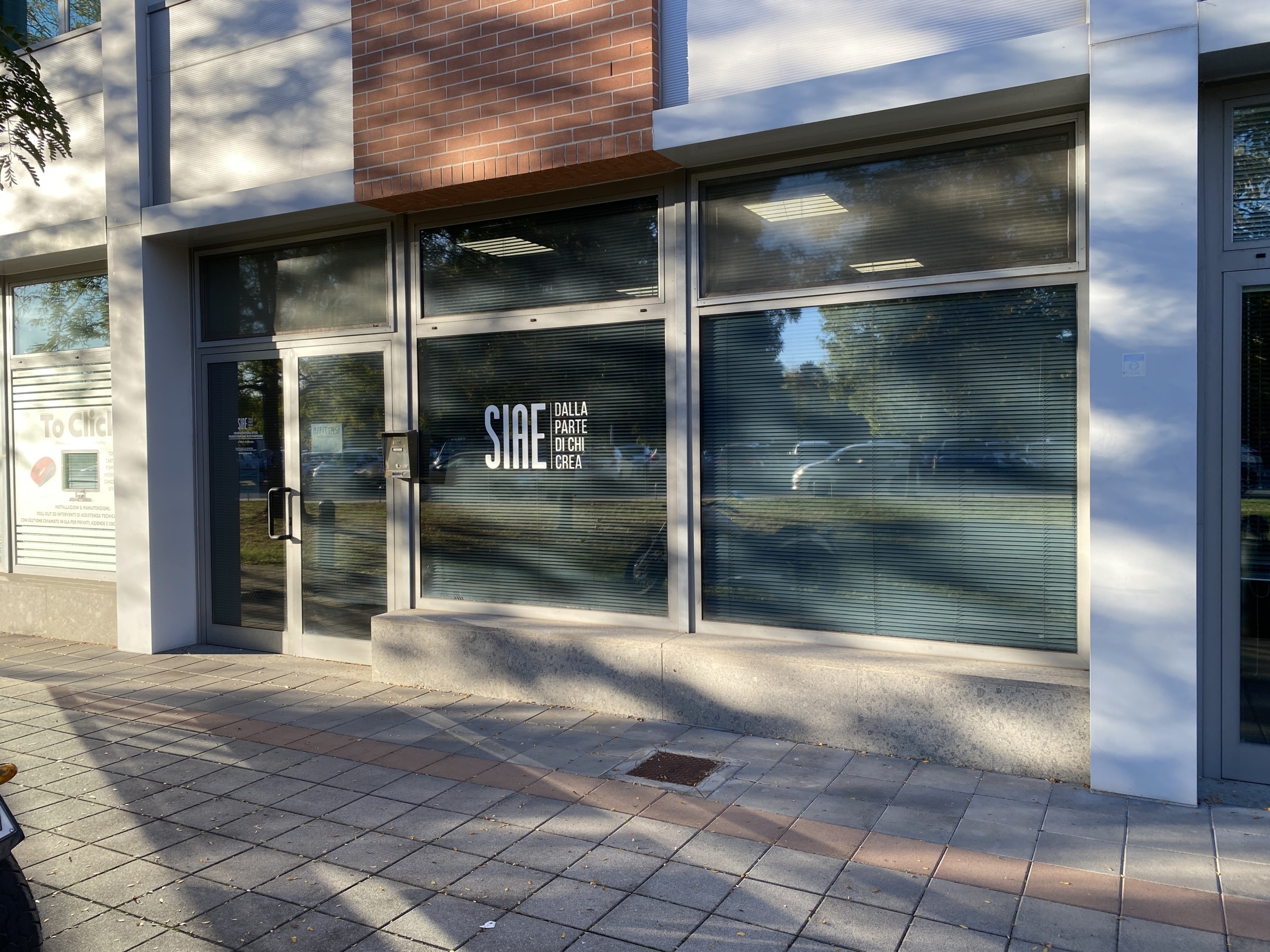 Immagine 4 di Locale commerciale in affitto  in Strada Giardinetto 6 a Collecchio