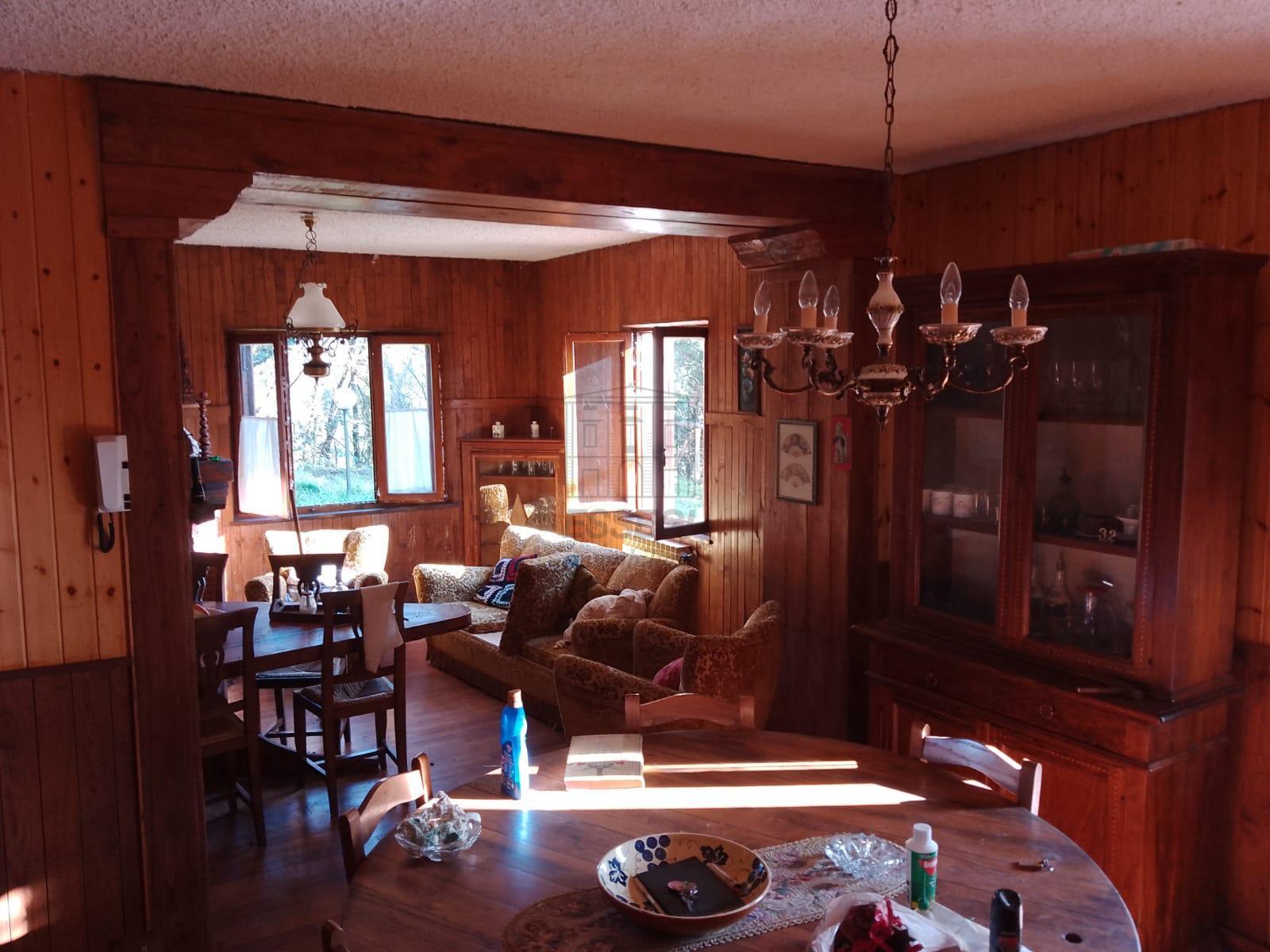 Immagine 9 di Rustico / casale in vendita  a Bagni Di Lucca