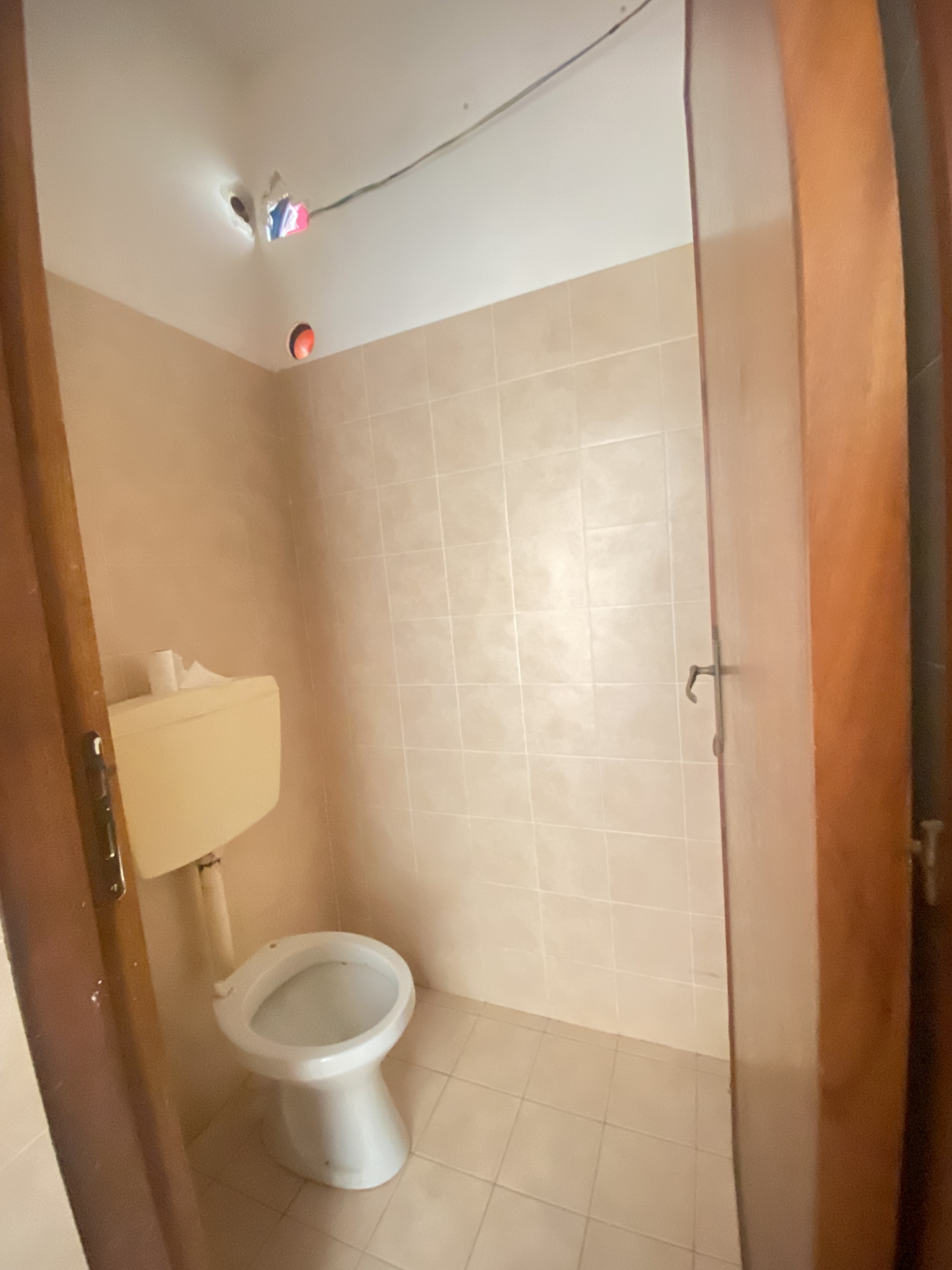 Immagine 9 di Locale commerciale in affitto  in Via Sbarre Superiori 58 a Reggio Di Calabria