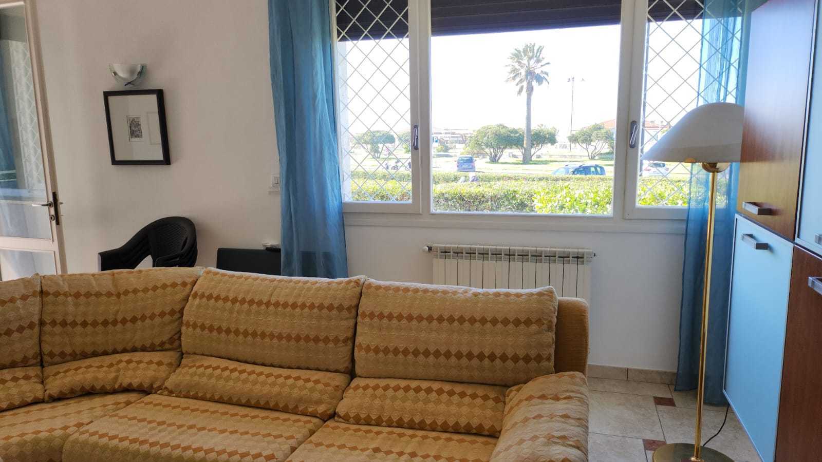 Immagine 7 di Appartamento in vendita  a Viareggio