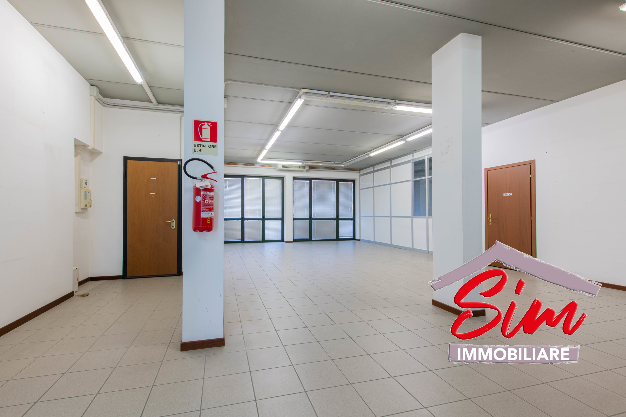 Immagine 8 di Locale commerciale in vendita  in Via Vecchia Circonvallazione sn a Oleggio