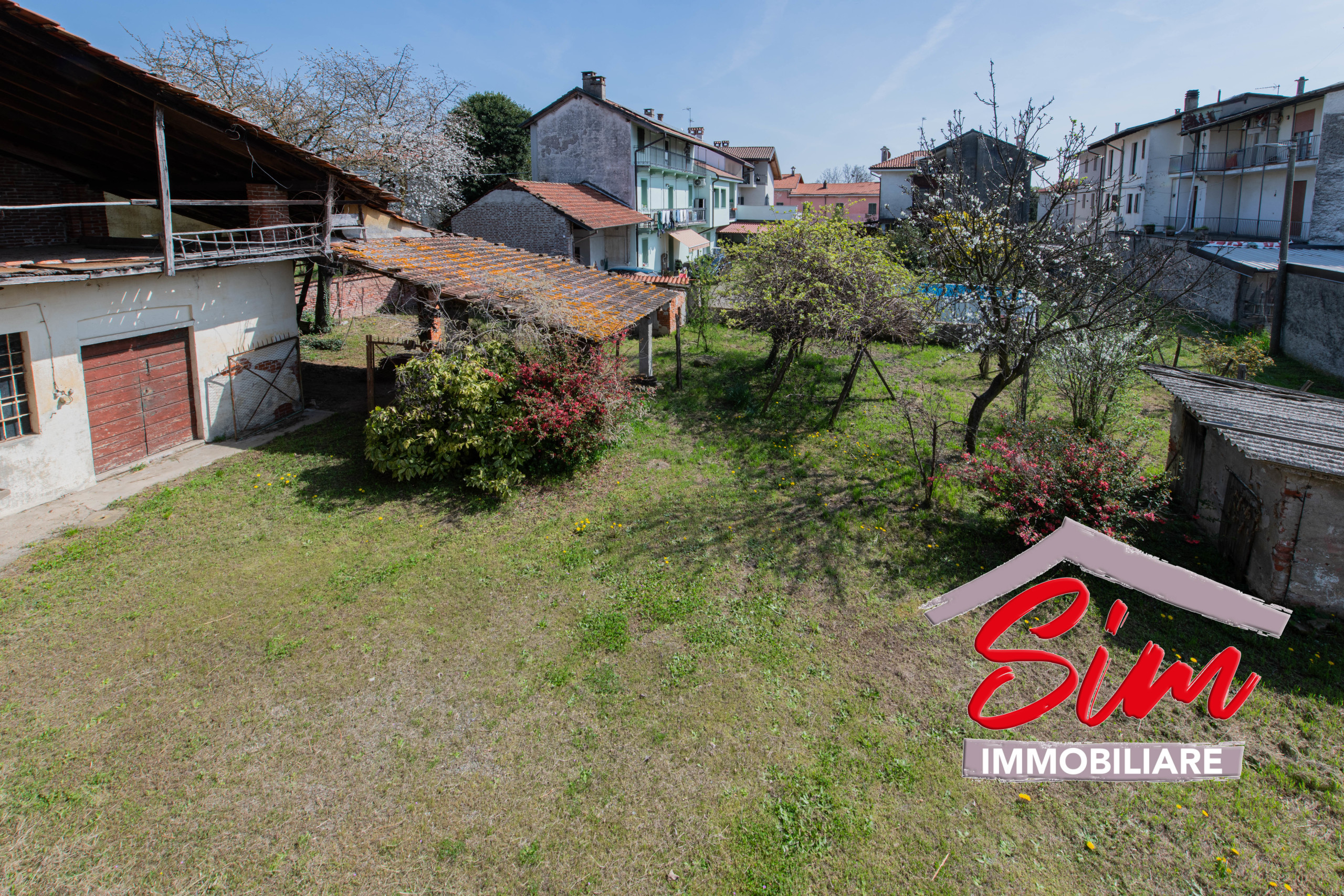 Immagine 13 di Rustico / casale in vendita  in Via Roma sn a Fara Novarese