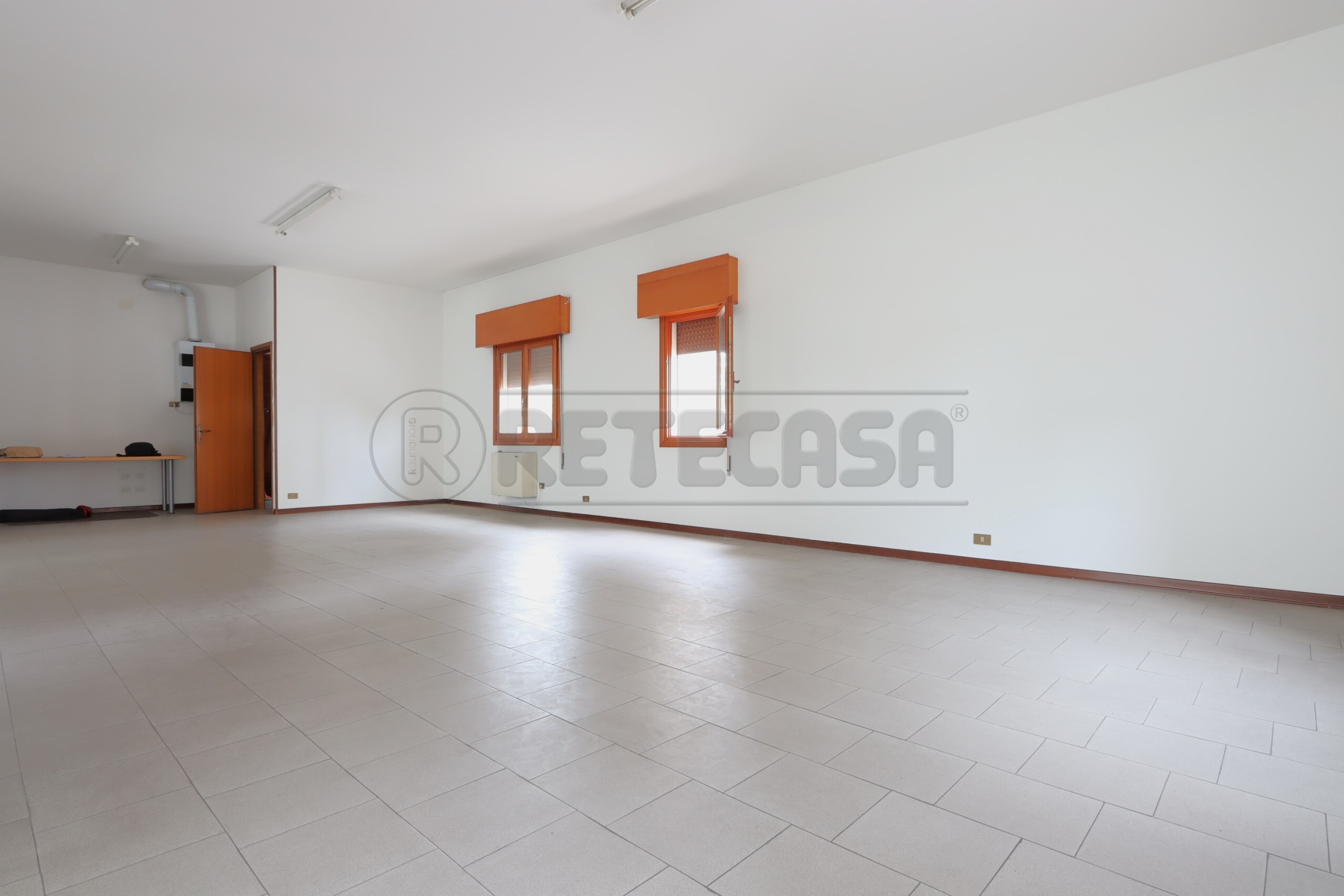 Immagine 10 di Locale commerciale in vendita  in Via S. Quasimodo a Grisignano Di Zocco