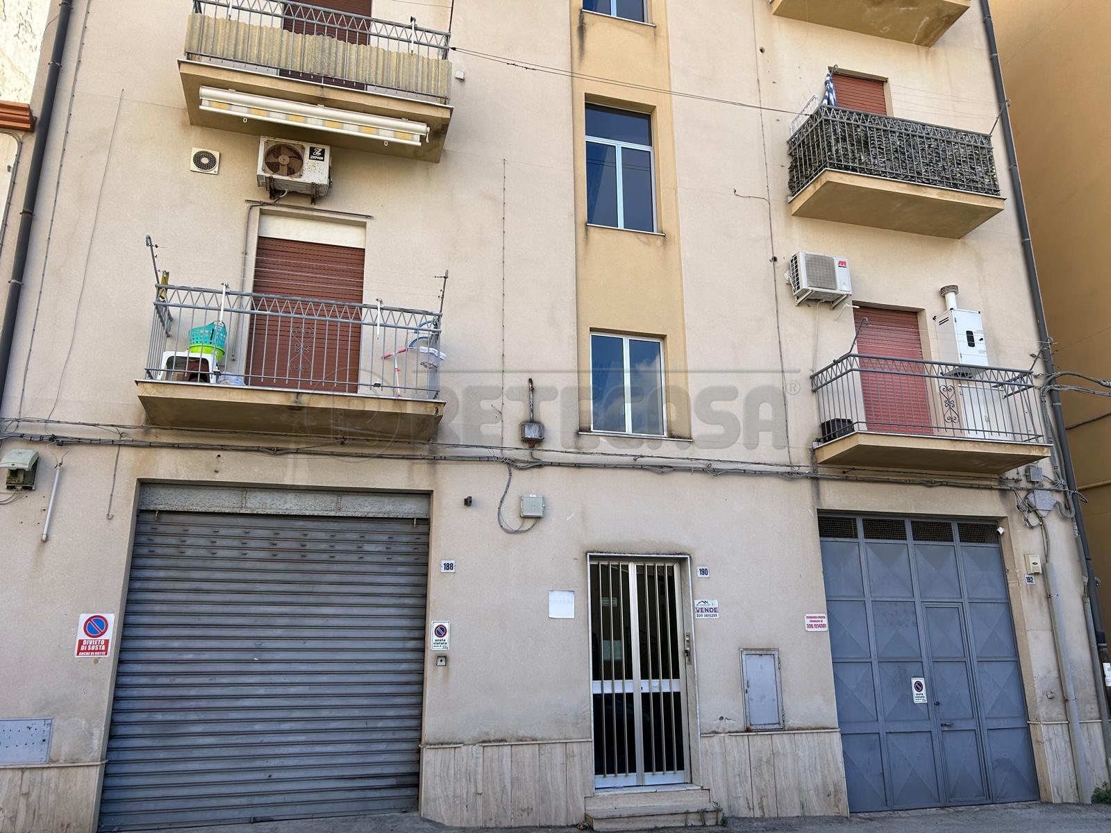 Immagine 12 di Trilocale in vendita  in via Niscemi 186 a Caltanissetta