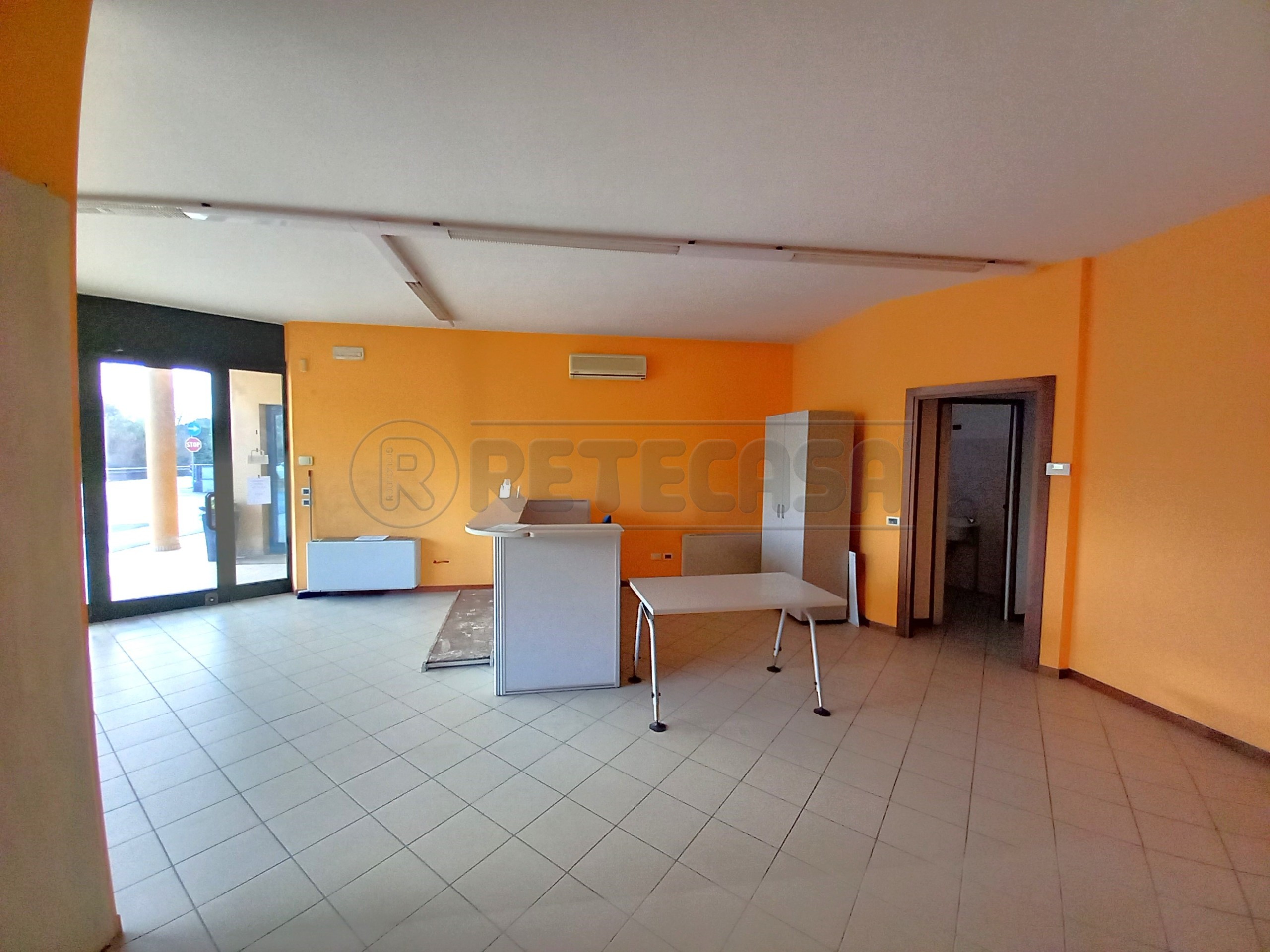 Immagine 6 di Locale commerciale in affitto  in Via A. Bembo 48 a Nanto