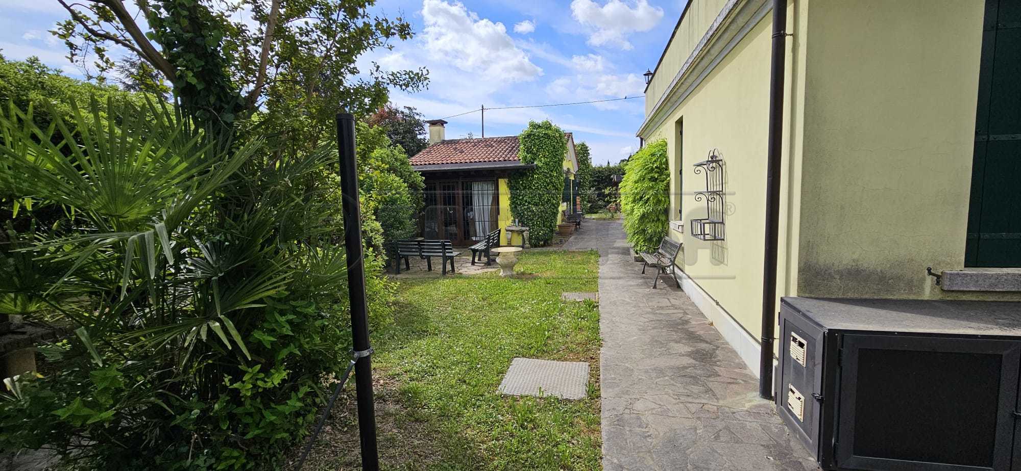 Immagine 60 di Villa in vendita  a Mirano