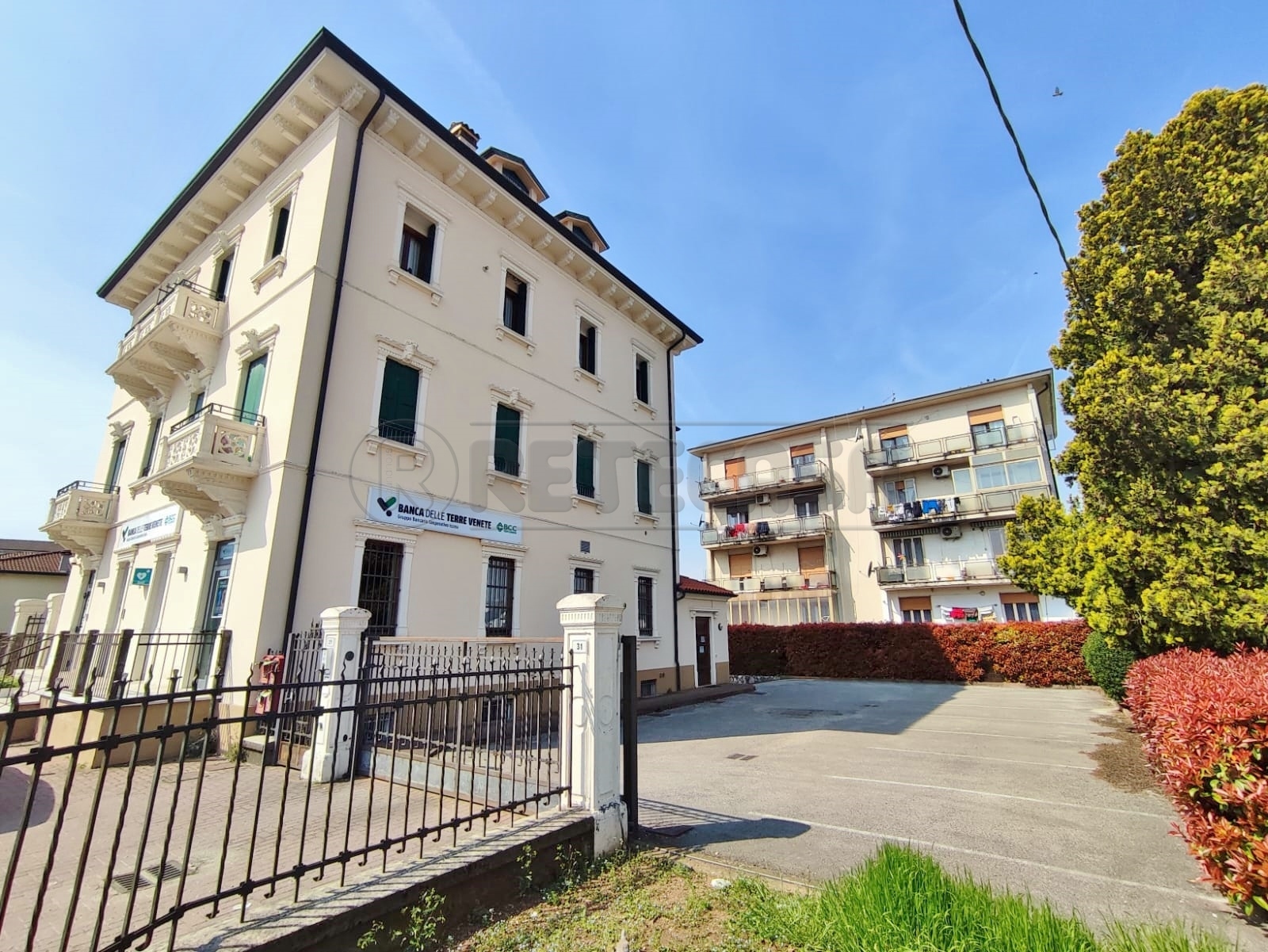 Immagine 2 di Garage in vendita  in Via Veneto 29 a Sarego