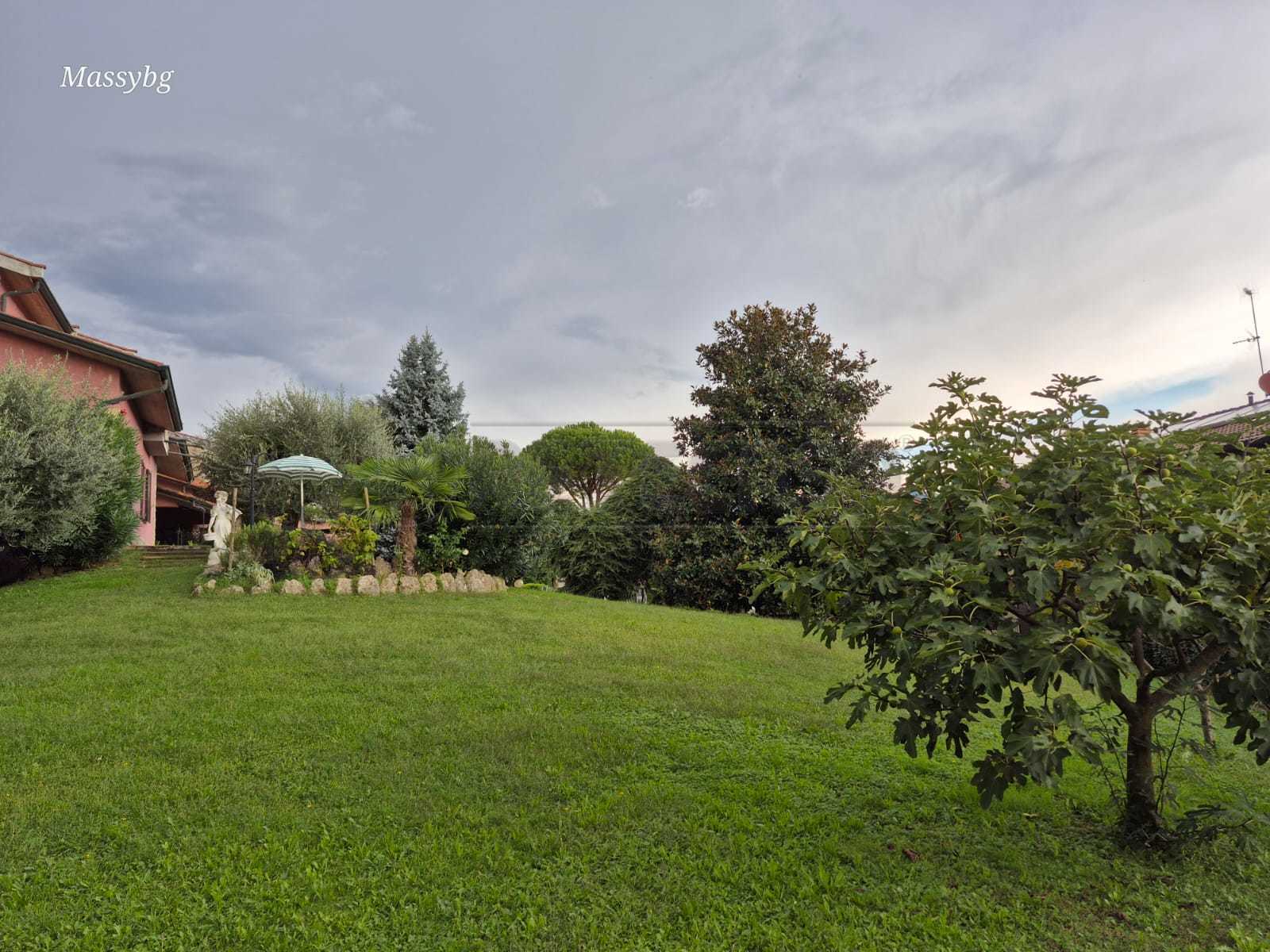 Immagine 1 di Villa in vendita  a Torre De' Roveri