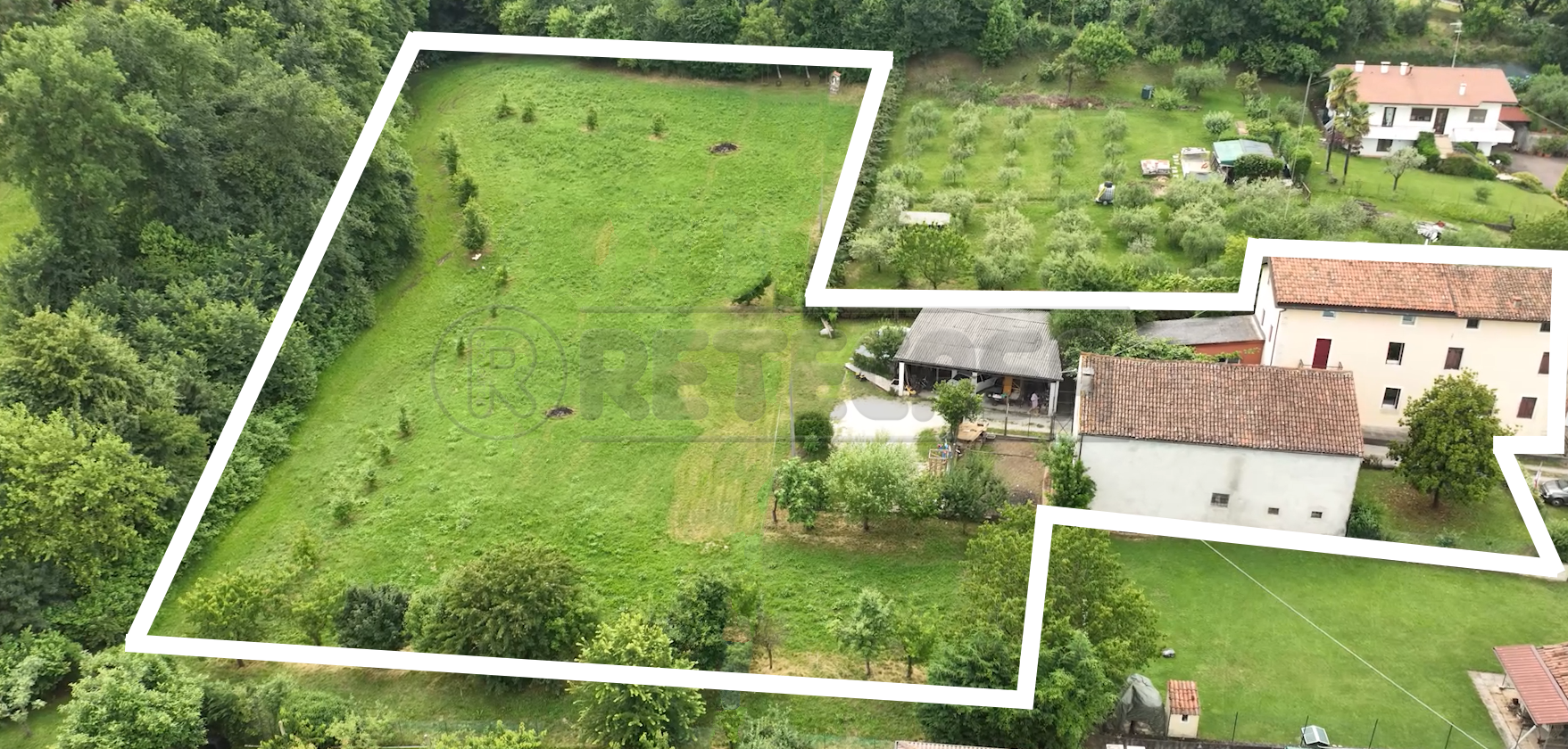 Immagine 1 di Villa in vendita  in Piazza Roma 36 a Brogliano