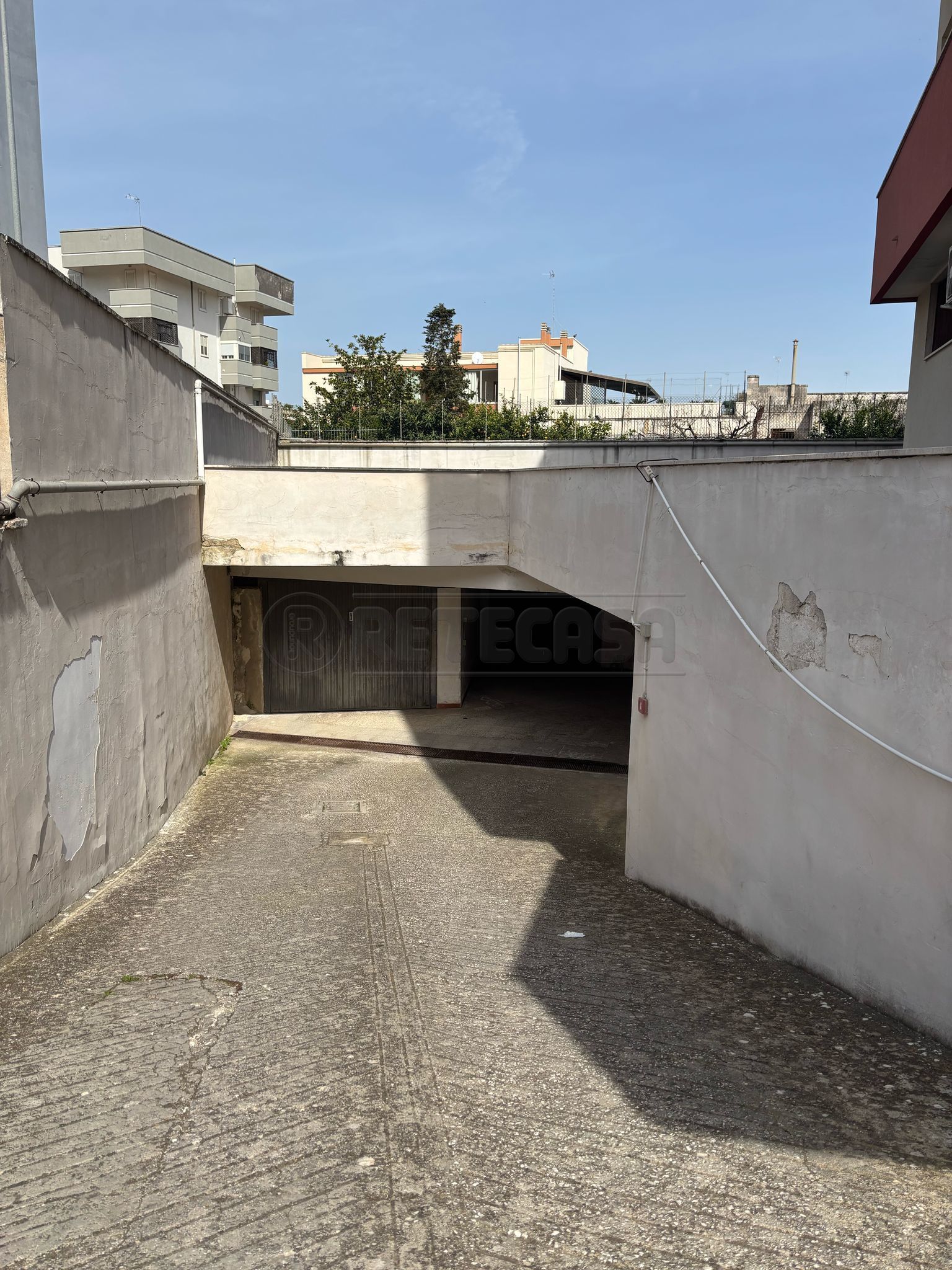 Immagine 1 di Garage in vendita  in Piazza Vittorio Bachelet 25 a Maglie