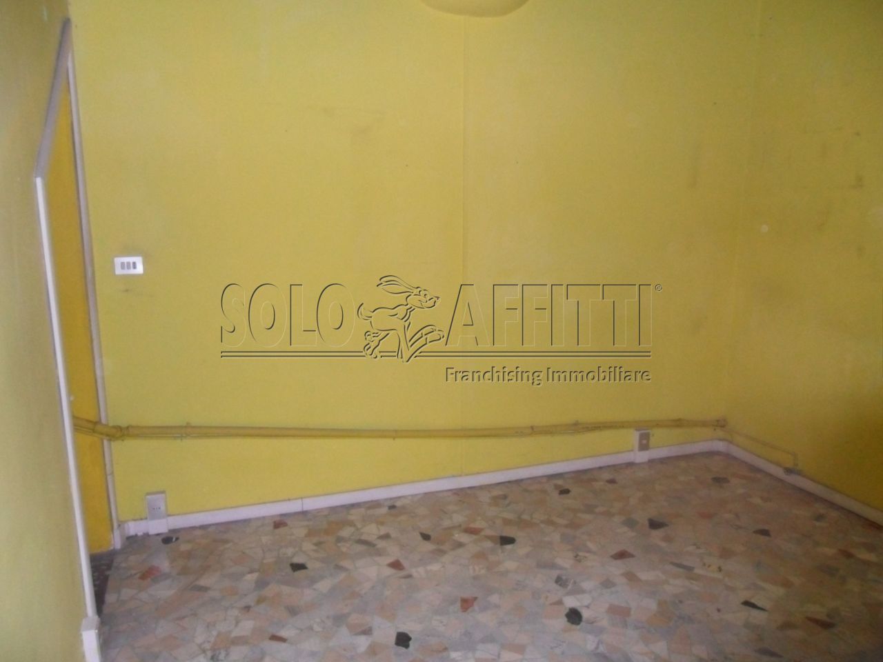 Immagine 3 di Locale commerciale in affitto  in Via Felisio 3 a Rivoli