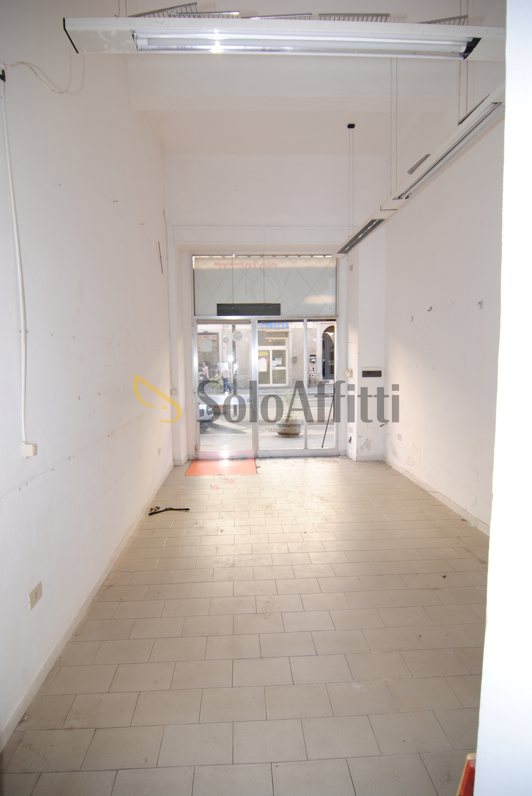 Immagine 5 di Locale commerciale in affitto  a Livorno