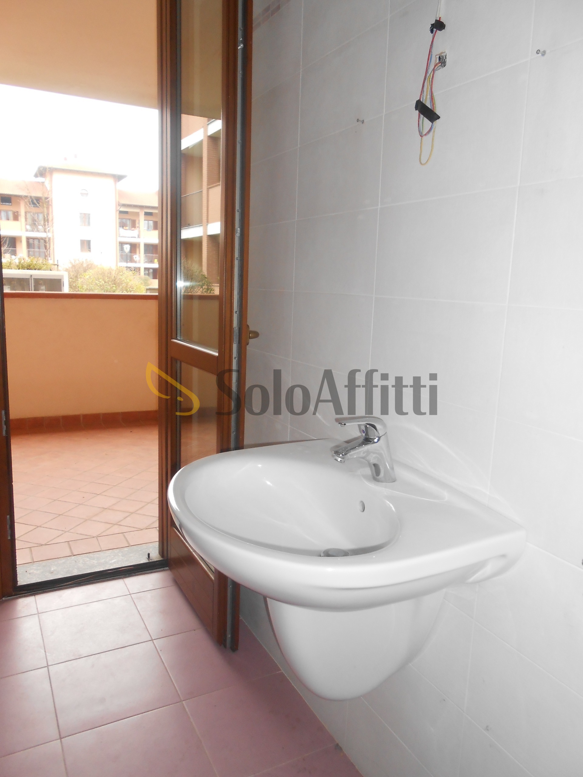 Immagine 16 di Trilocale in affitto  in Via Madonna a San Martino Siccomario