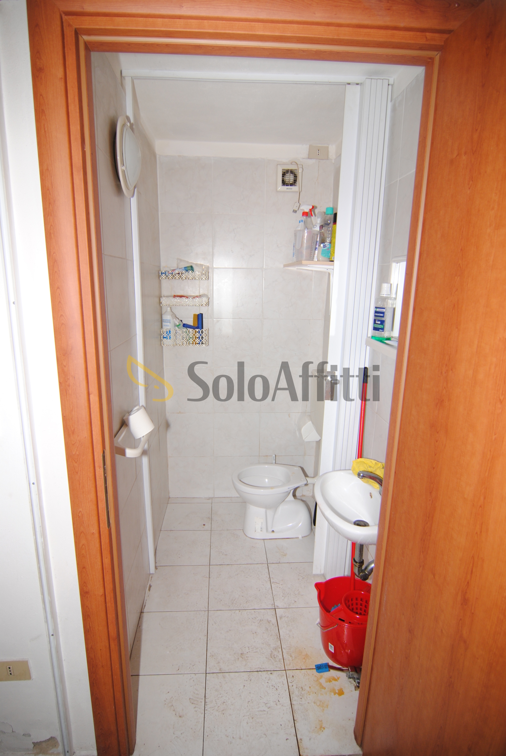 Immagine 4 di Locale commerciale in affitto  a Livorno