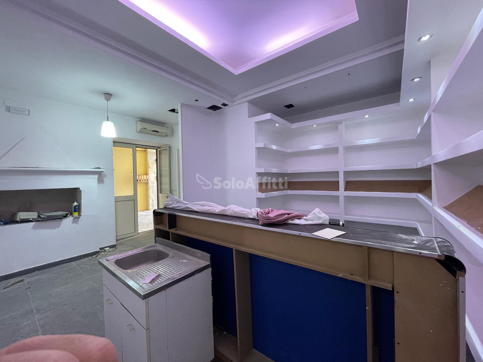 Immagine 7 di Locale commerciale in affitto  in Via Fulvio Renella a Caserta