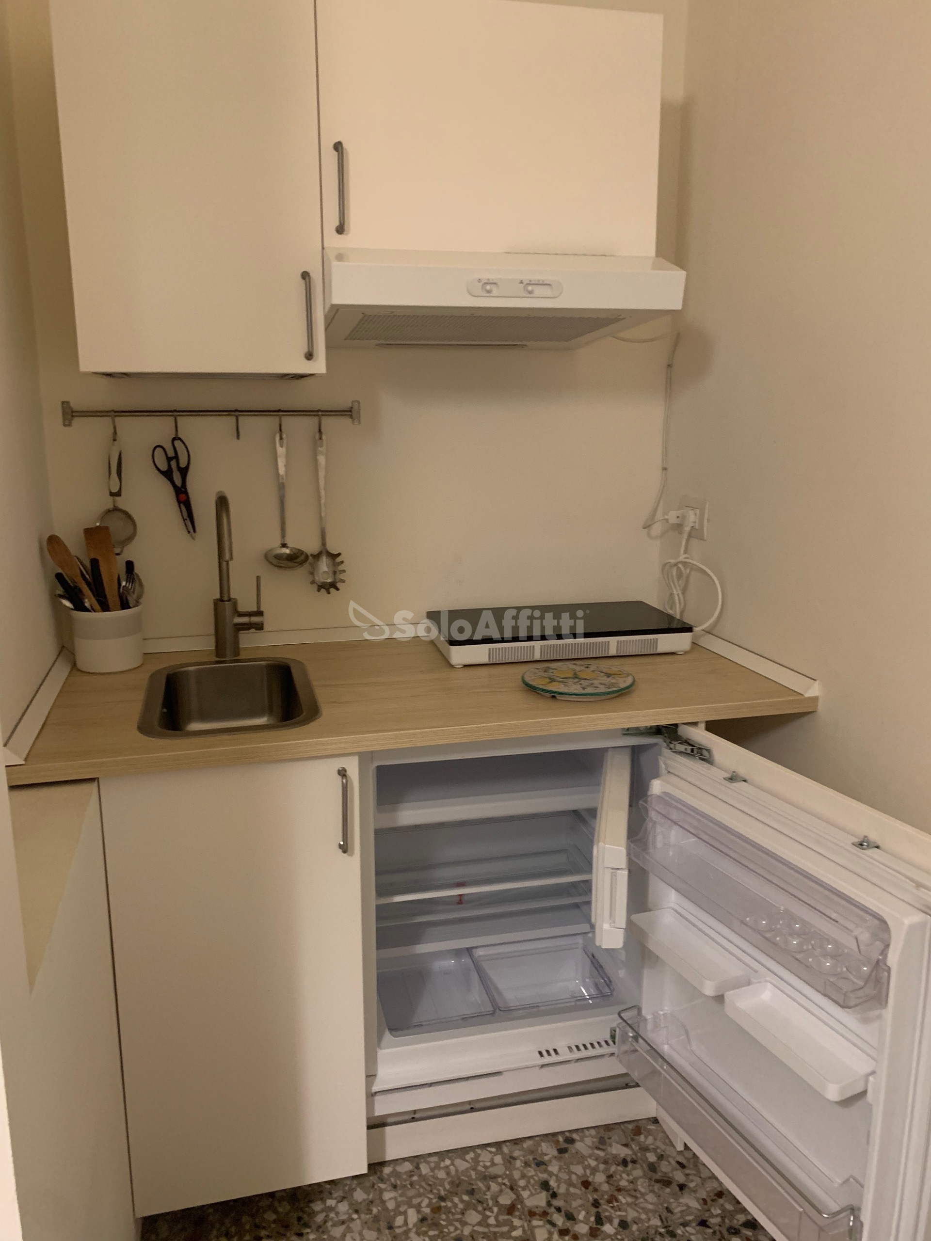 Immagine 11 di Bilocale in affitto  a Catania