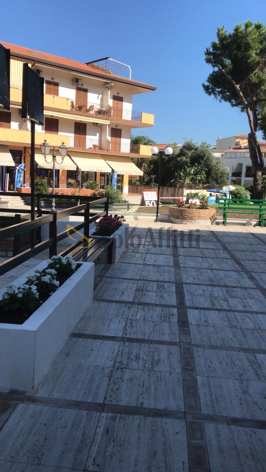 Immagine 4 di Bilocale in affitto  a Giardini-Naxos