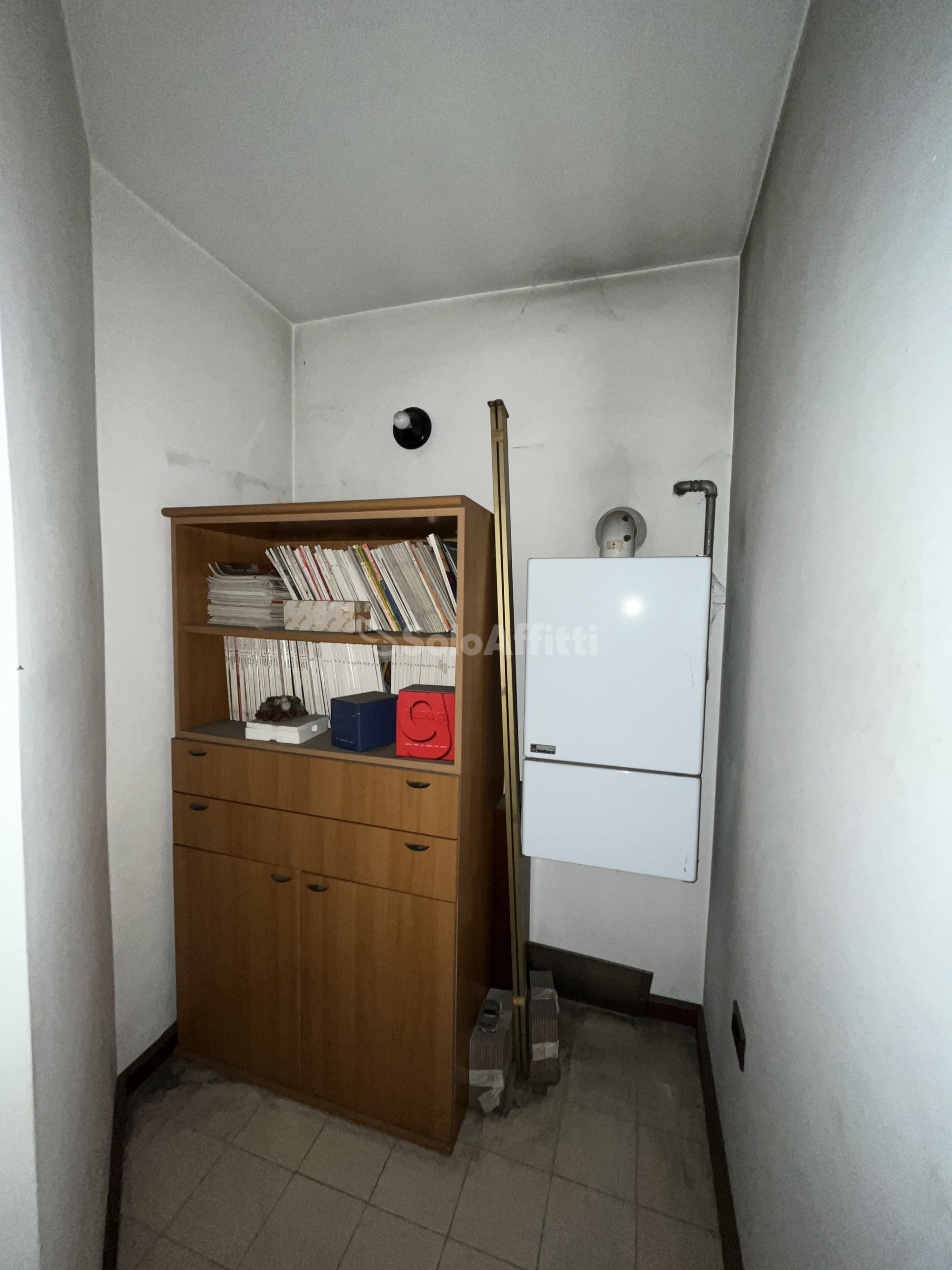 Immagine 18 di Locale commerciale in affitto  in Via Nicola Vaccaro a Potenza