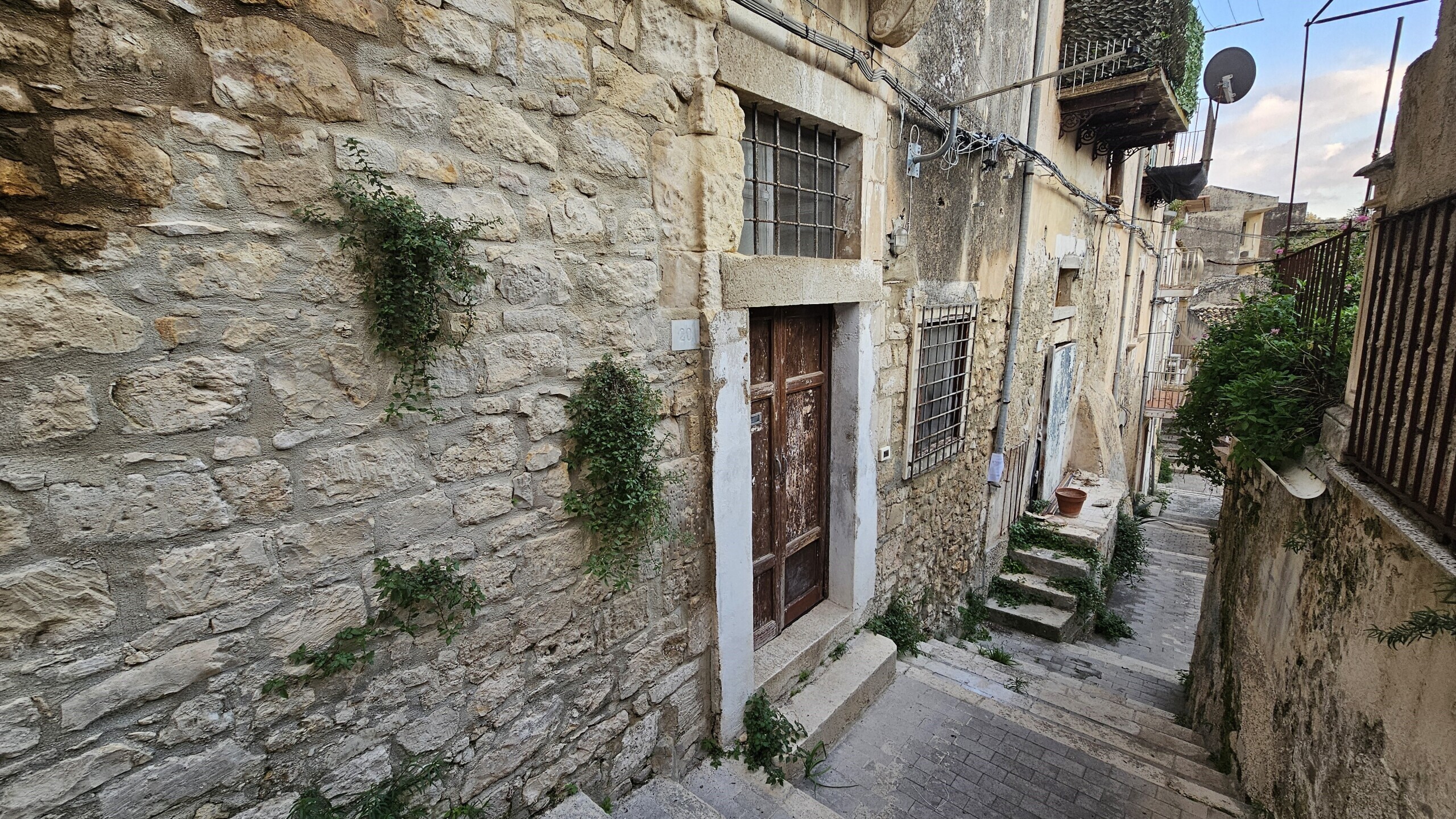 Immagine 2 di Casa indipendente in vendita  in Via Linguanti 20 a Modica