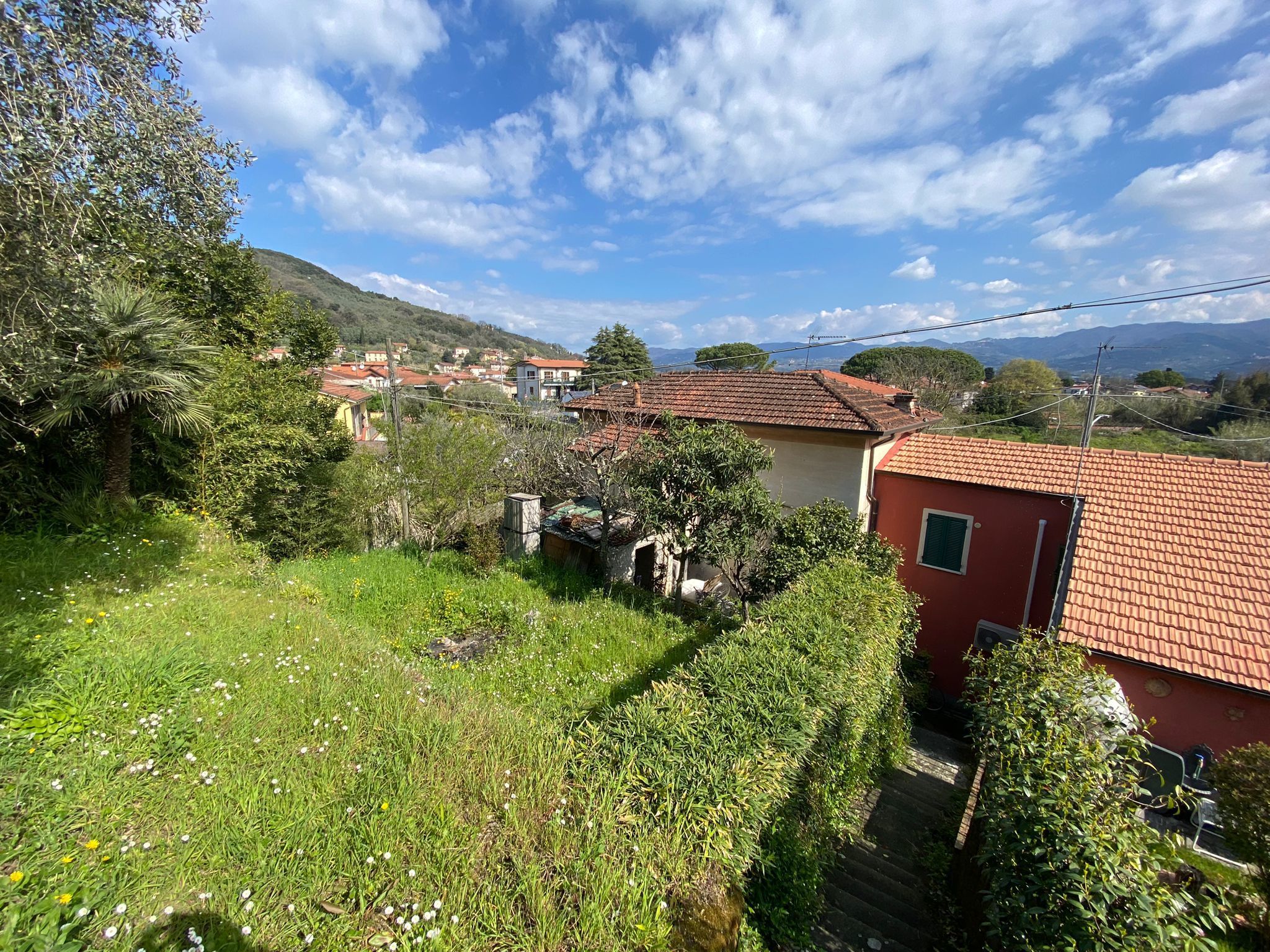 Immagine 8 di Porzione di casa in vendita  a Ameglia